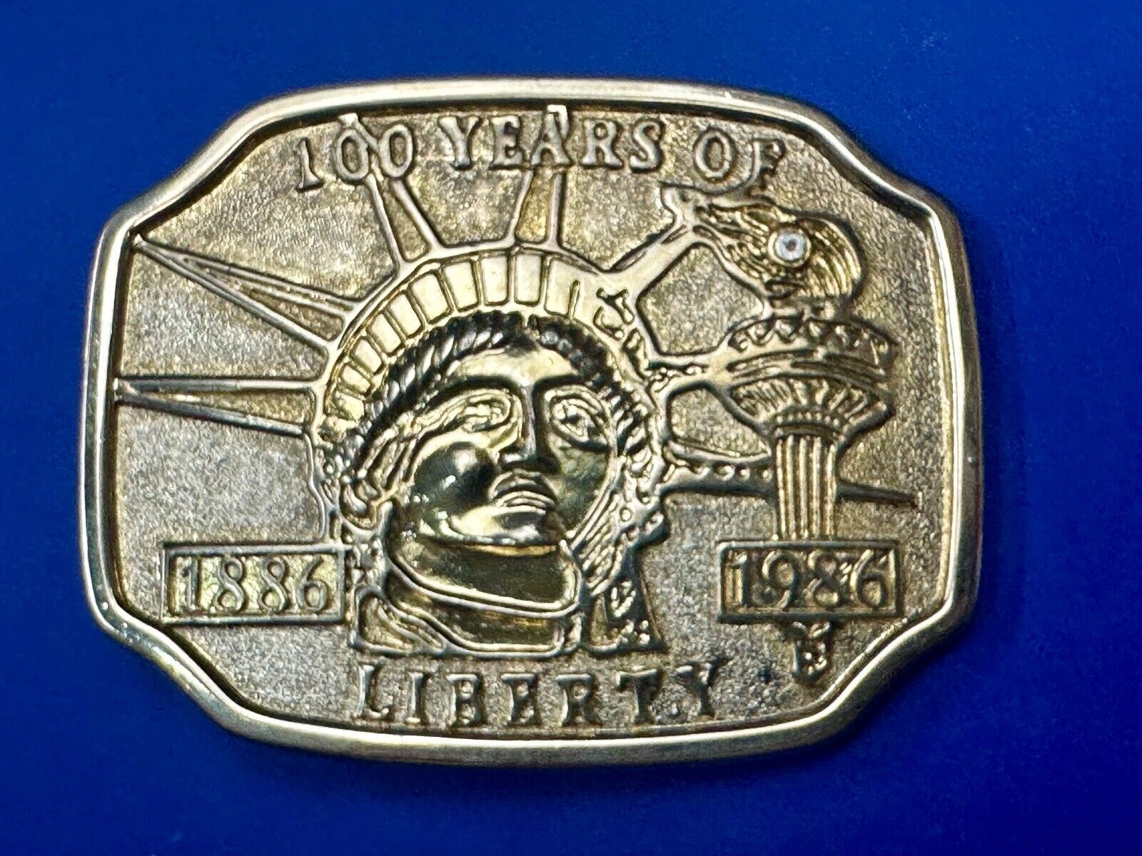 100 Years of Liberty  NYC statue of Lady Liberty two tone Souvenir belt buckle