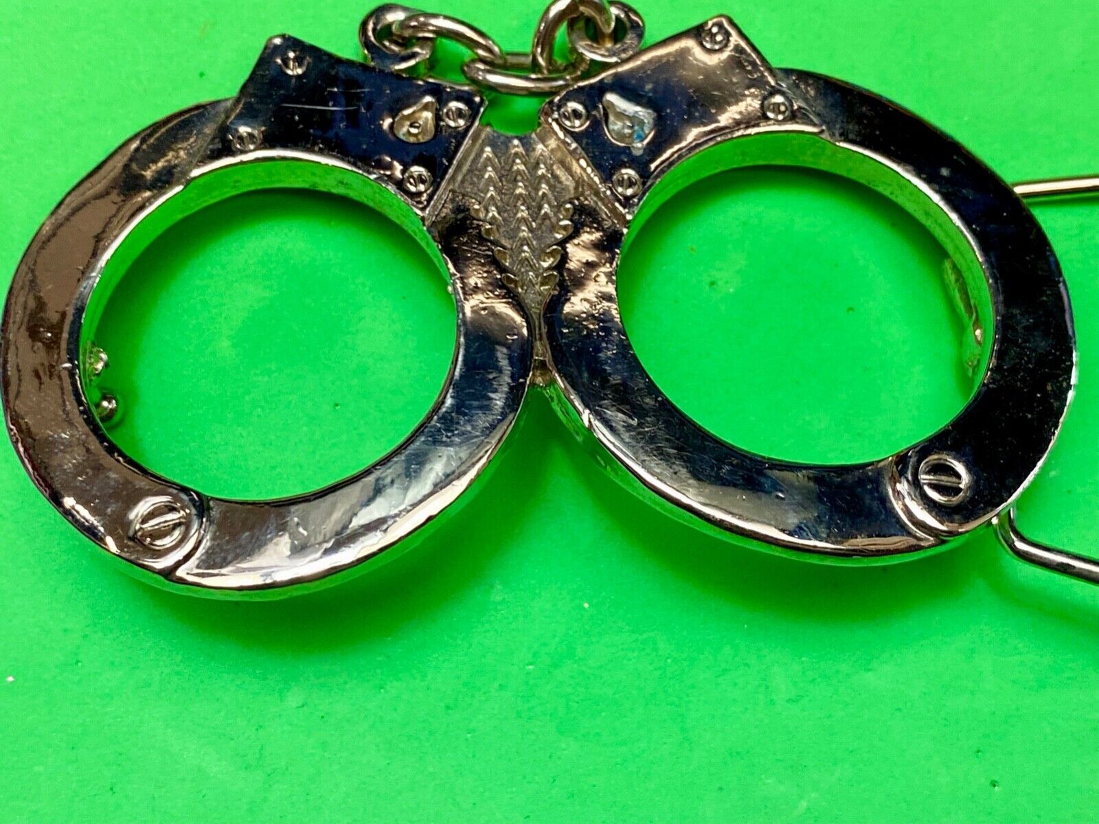 4" wide! Interlocked Police Handcuffs and chain shaped Novelty Metal Belt Buckle