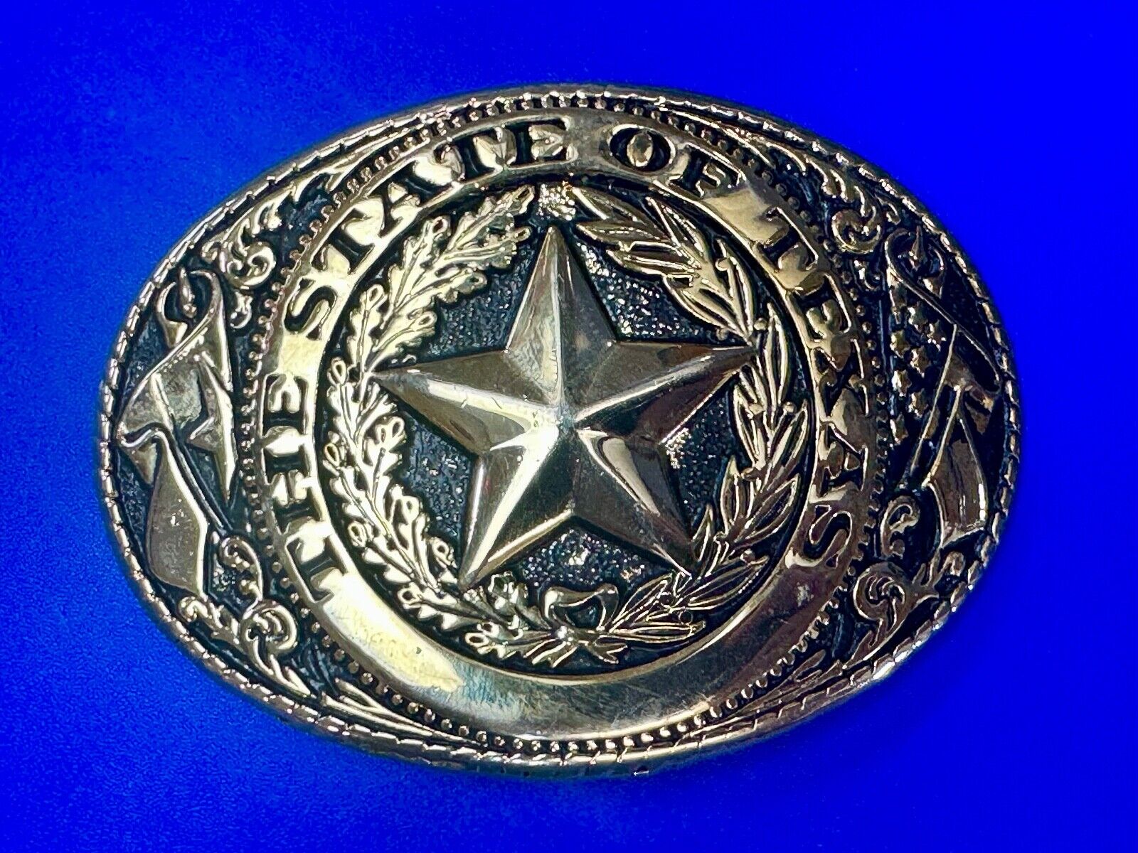 The Great State of Texas Star & Flag gold & black color western belt buckle