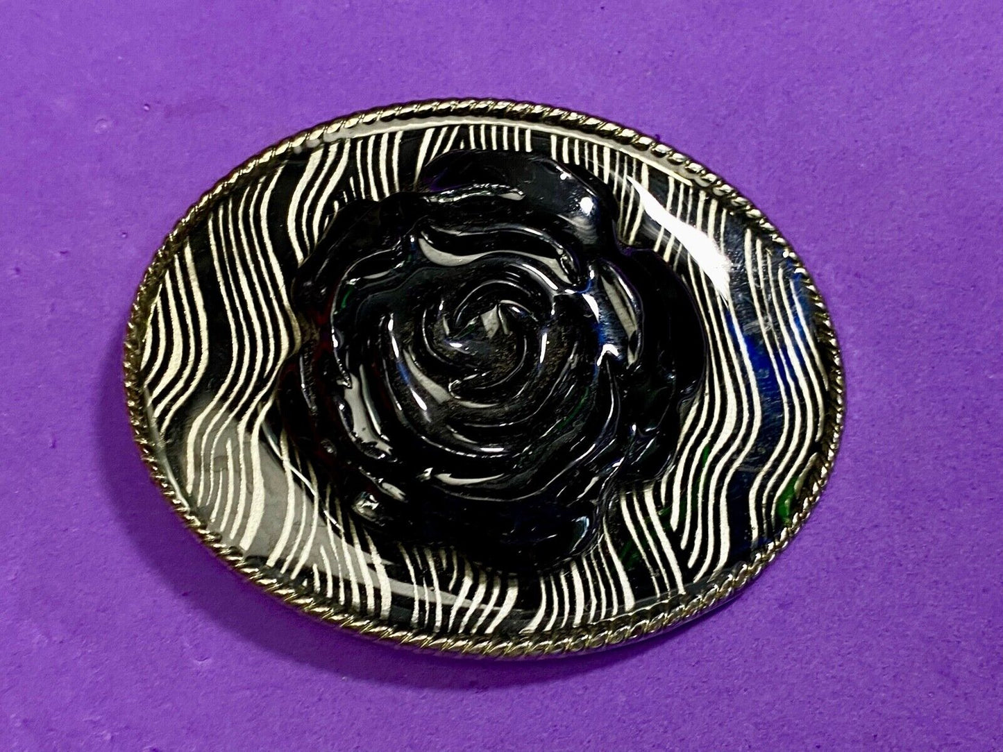 Trippy Black And White Flower Theme Wavy Lines Oval Belt Buckle 