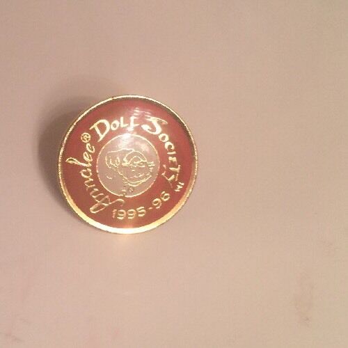 Annalee Doll Society  95 - 96  Anna Lee Hat - Lapel Pin