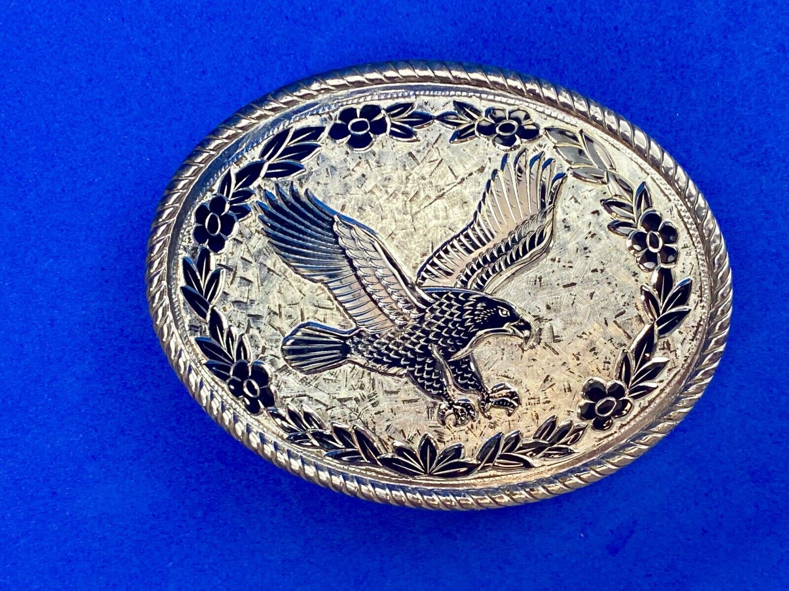 Vintage Etched USA made western flying wings wide eagle belt buckle 