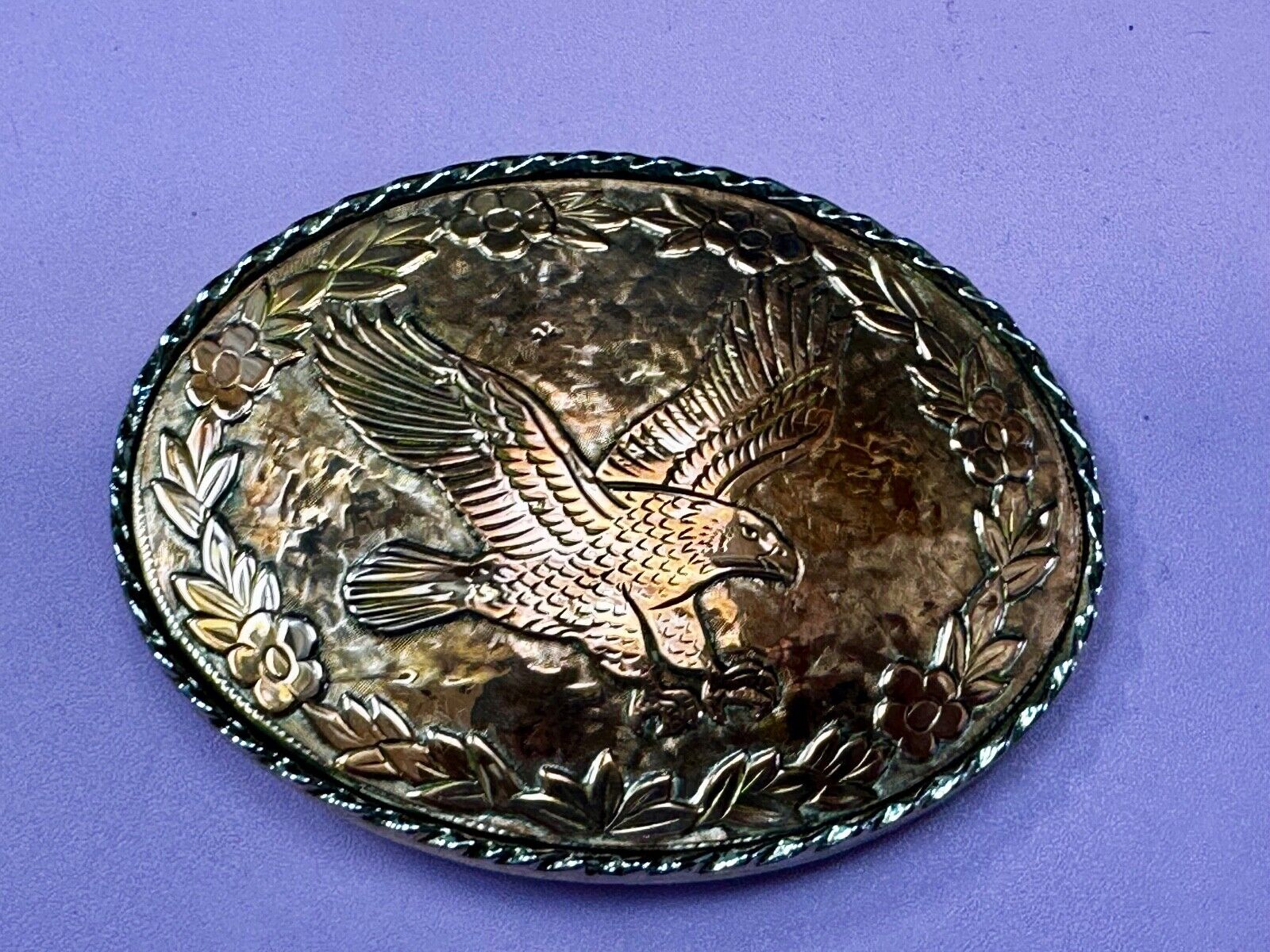Vintage EAGLE flying High western etched flower swirl design belt buckle - W