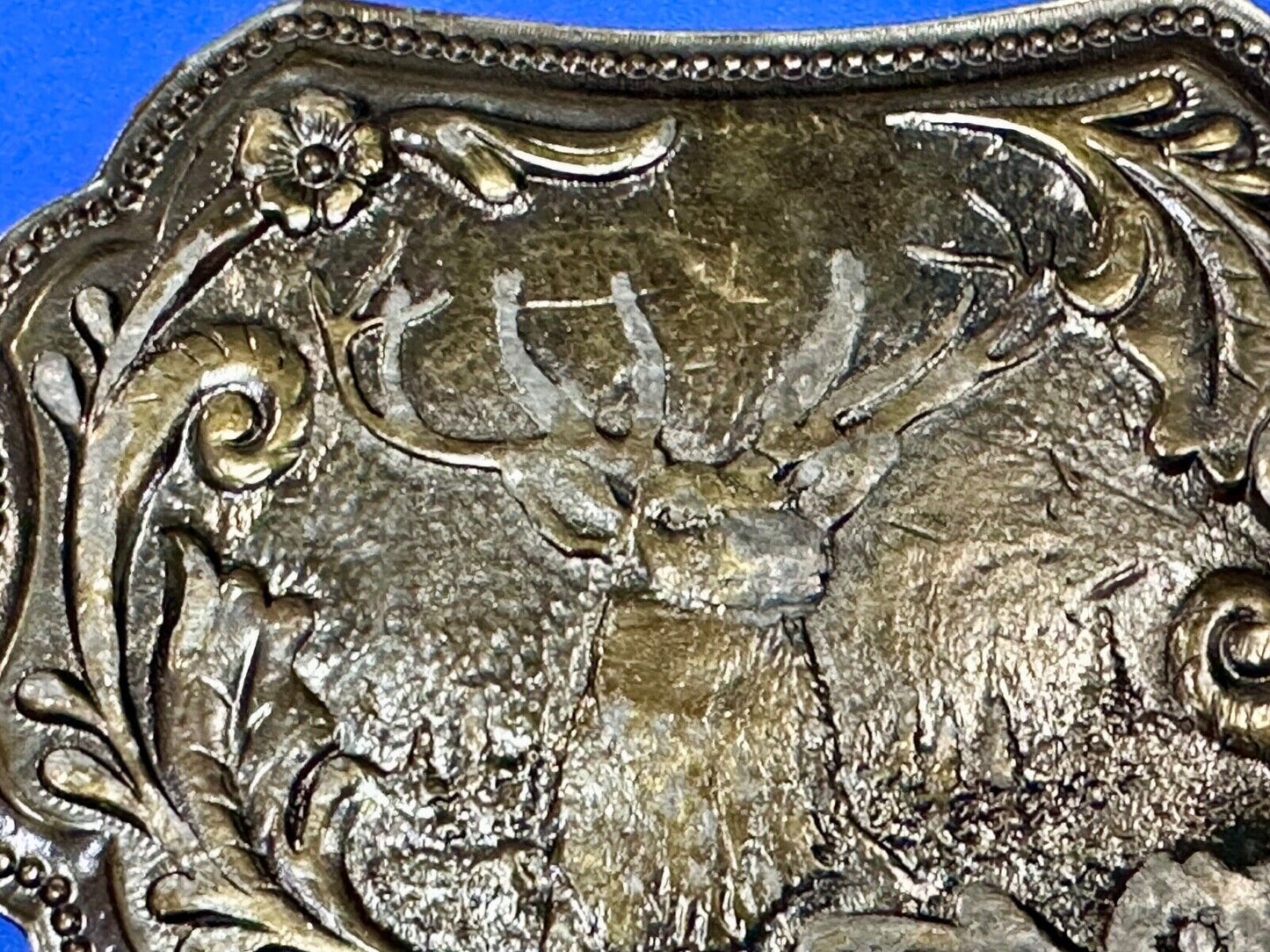 vintage Deer Buck hunters Wyoming Studio art works belt buckle to restore paint
