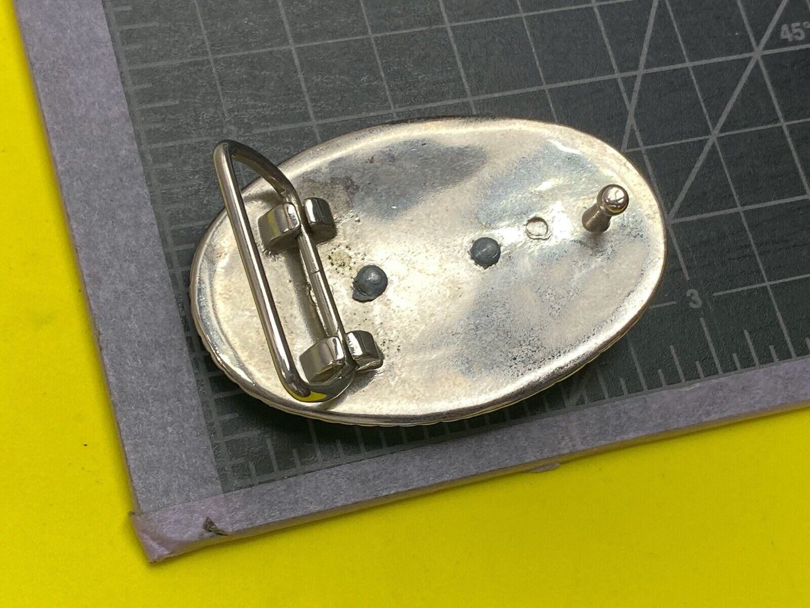 Two toned HORES HEAD BUST inside horseshoe western cowboy oval belt buckle