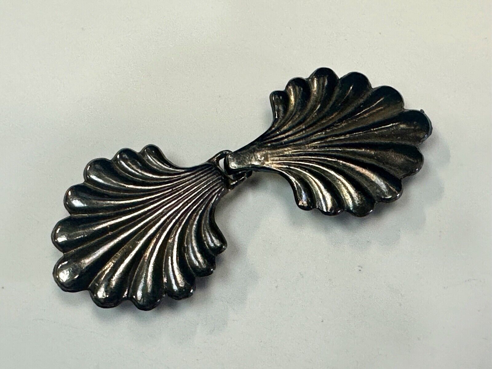Two piece interconnecting leaf style shape vintage belt buckle