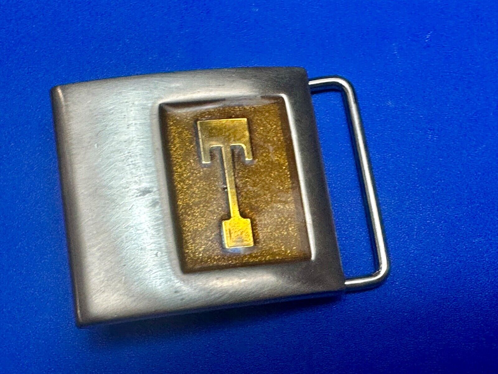 Vintage  Lee N.Y. U.S.A. belt buckle Initial letter" T " accessory monogram