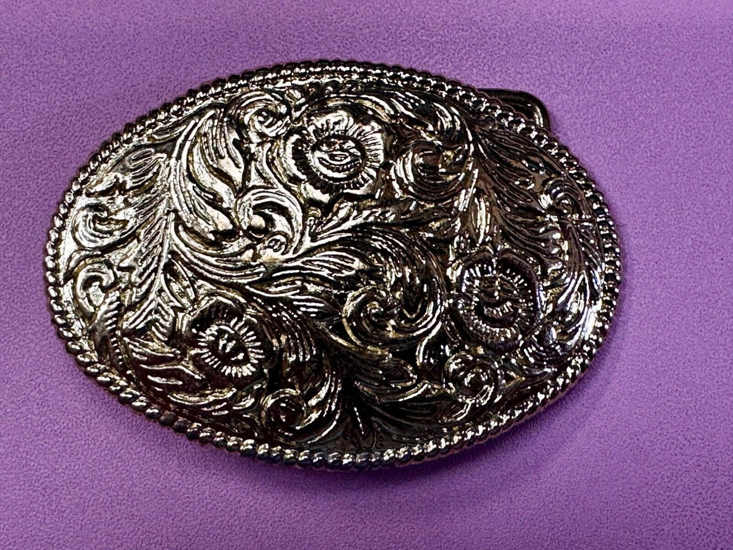 Vintage gold tone western flower swirl design belt buckle