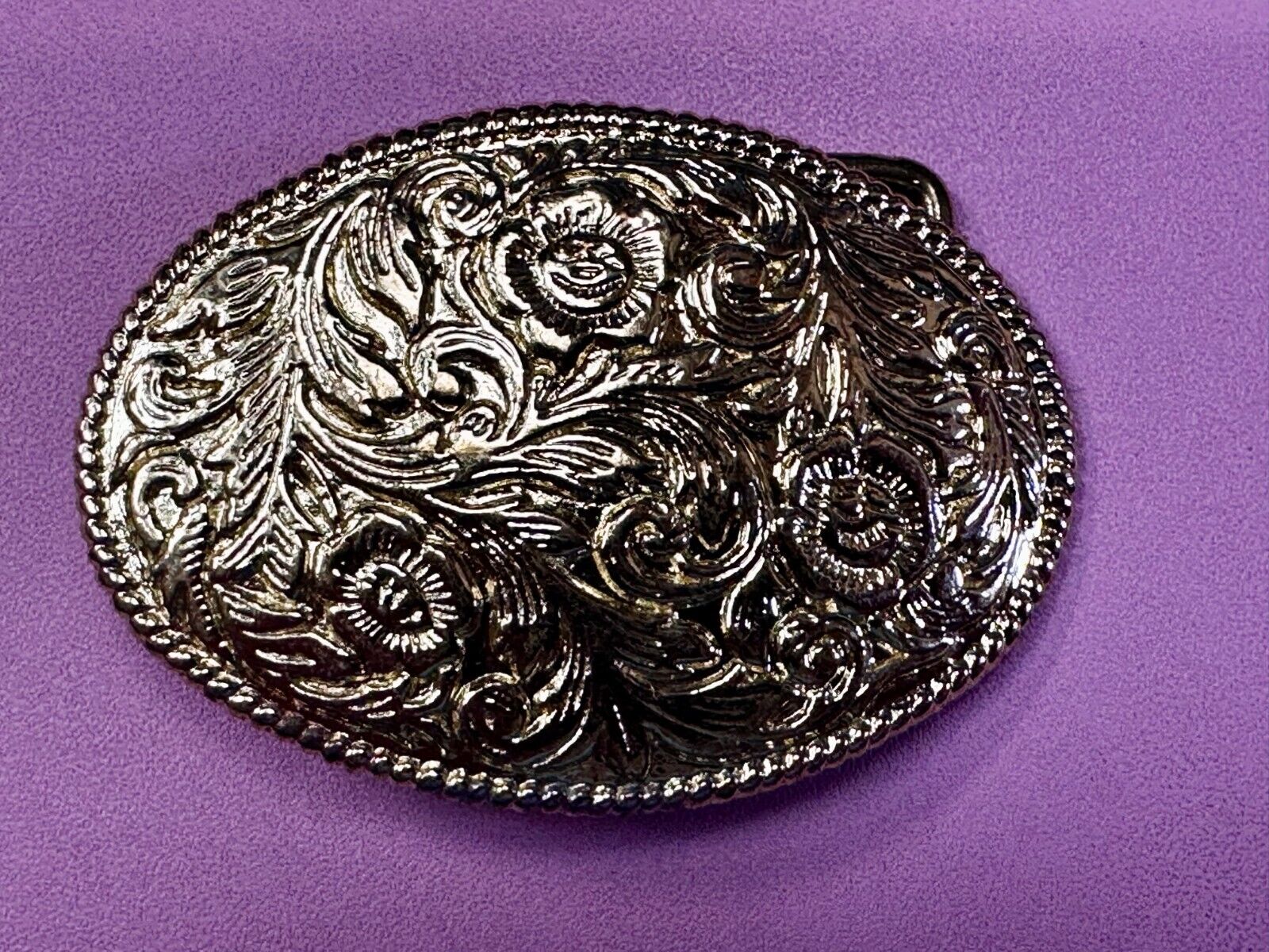 Vintage gold tone western flower swirl design belt buckle