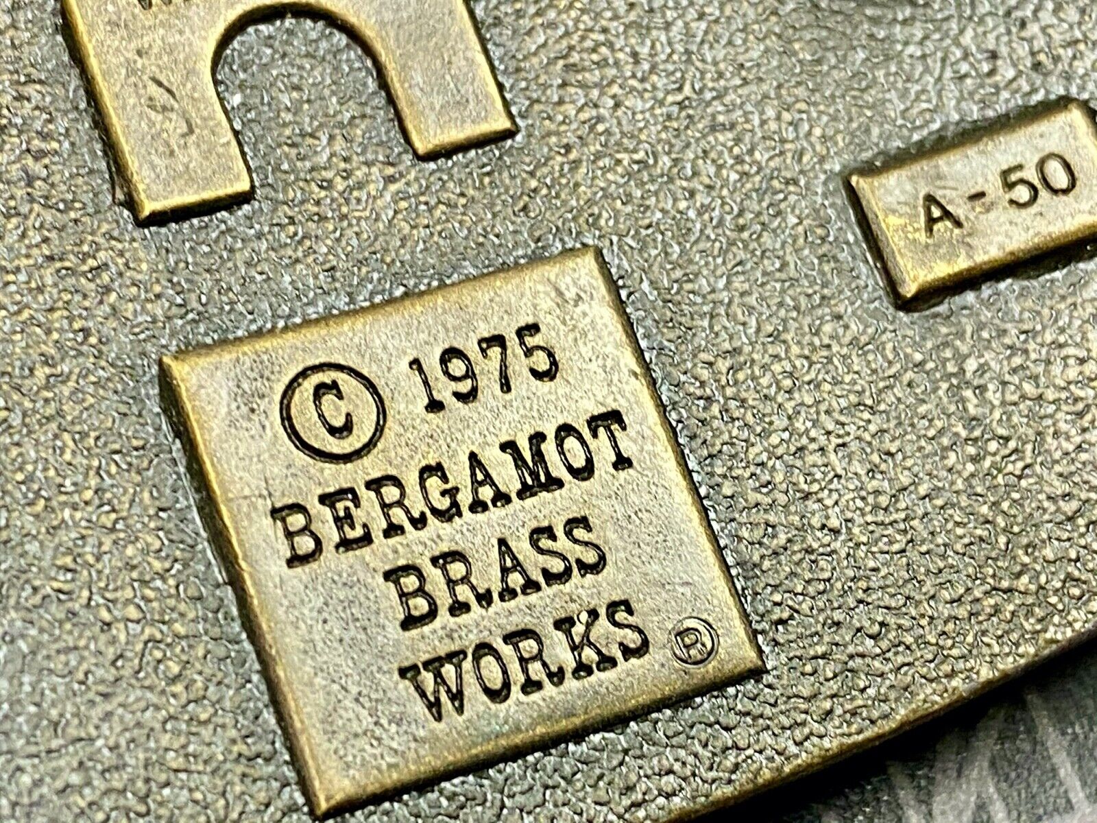 Two Dog's D&E Elkhorn Wisconsin  RARE!!  Vintage 1975 A-50 Bergamot  Belt Buckle