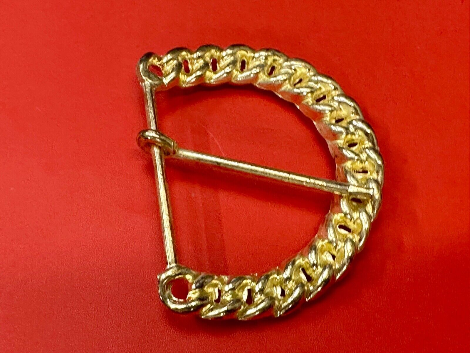 Vintage gold tone spiral or rope knot loop pattern replacement belt buckle