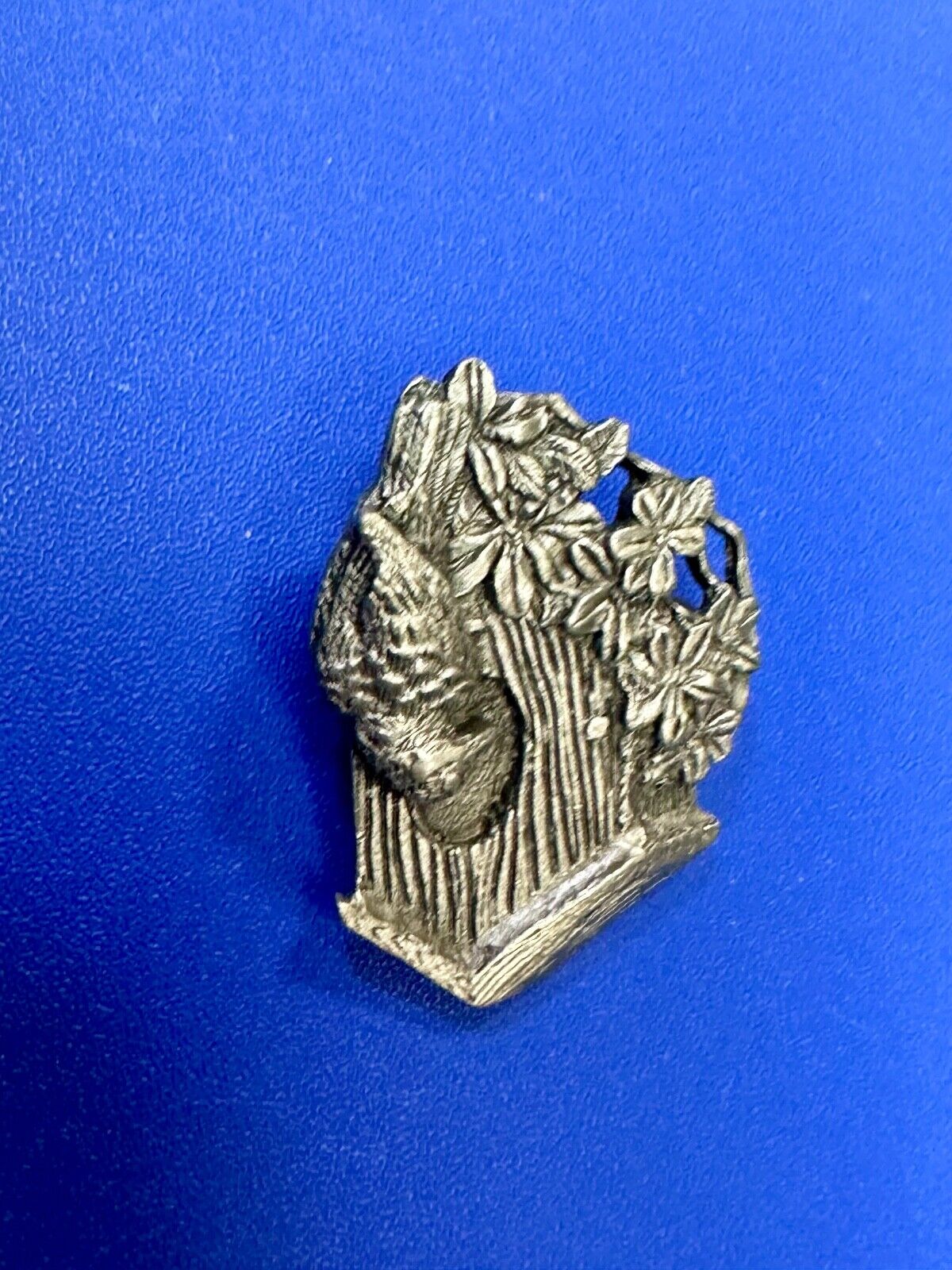 Bird flying to birdhouse - vintage birds and blooms pewter pin