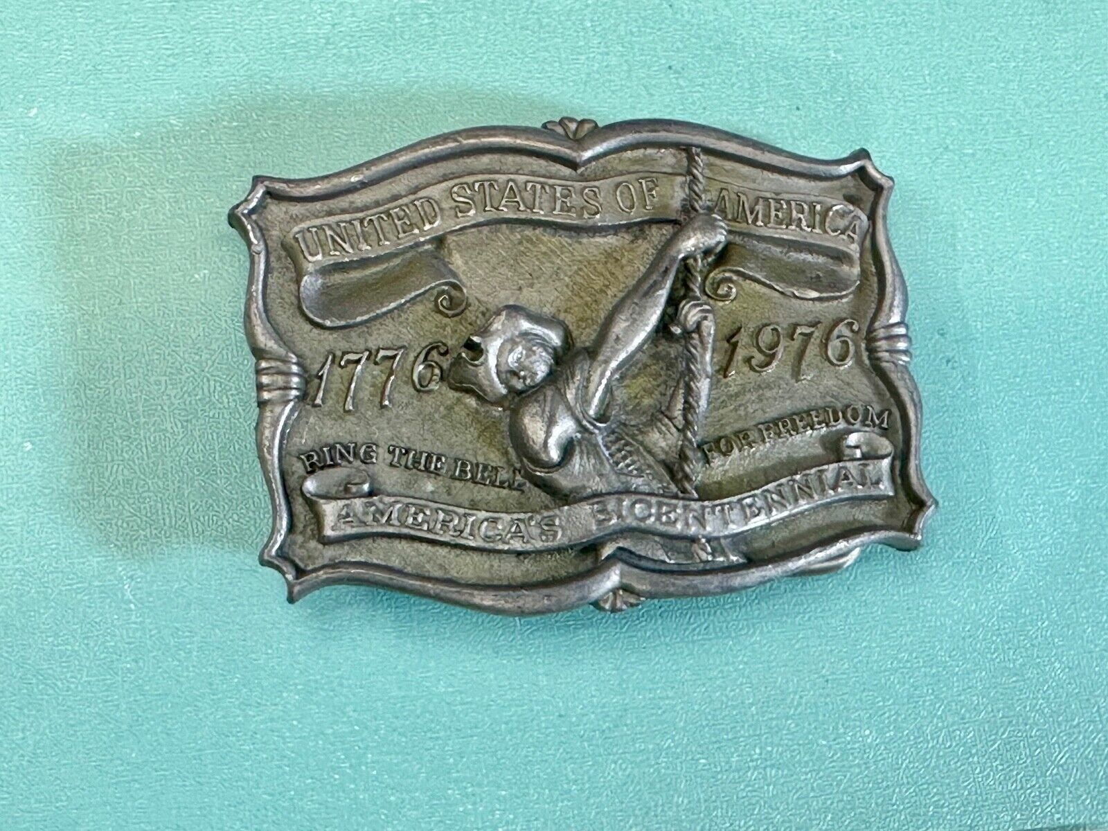 Americas Bicentennial 200 year Celebration 1976 belt buckle by Prov-Line