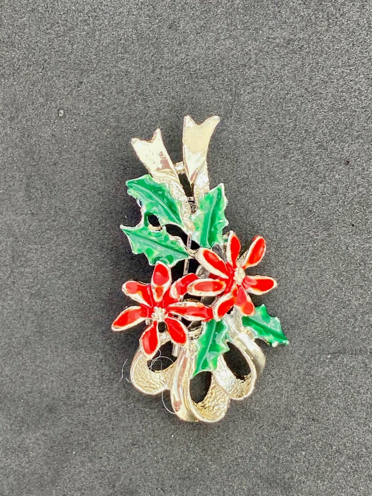 Vintage Gerry's Christmas Brooch Gold Tone Holly Leaves Flowers With Berries