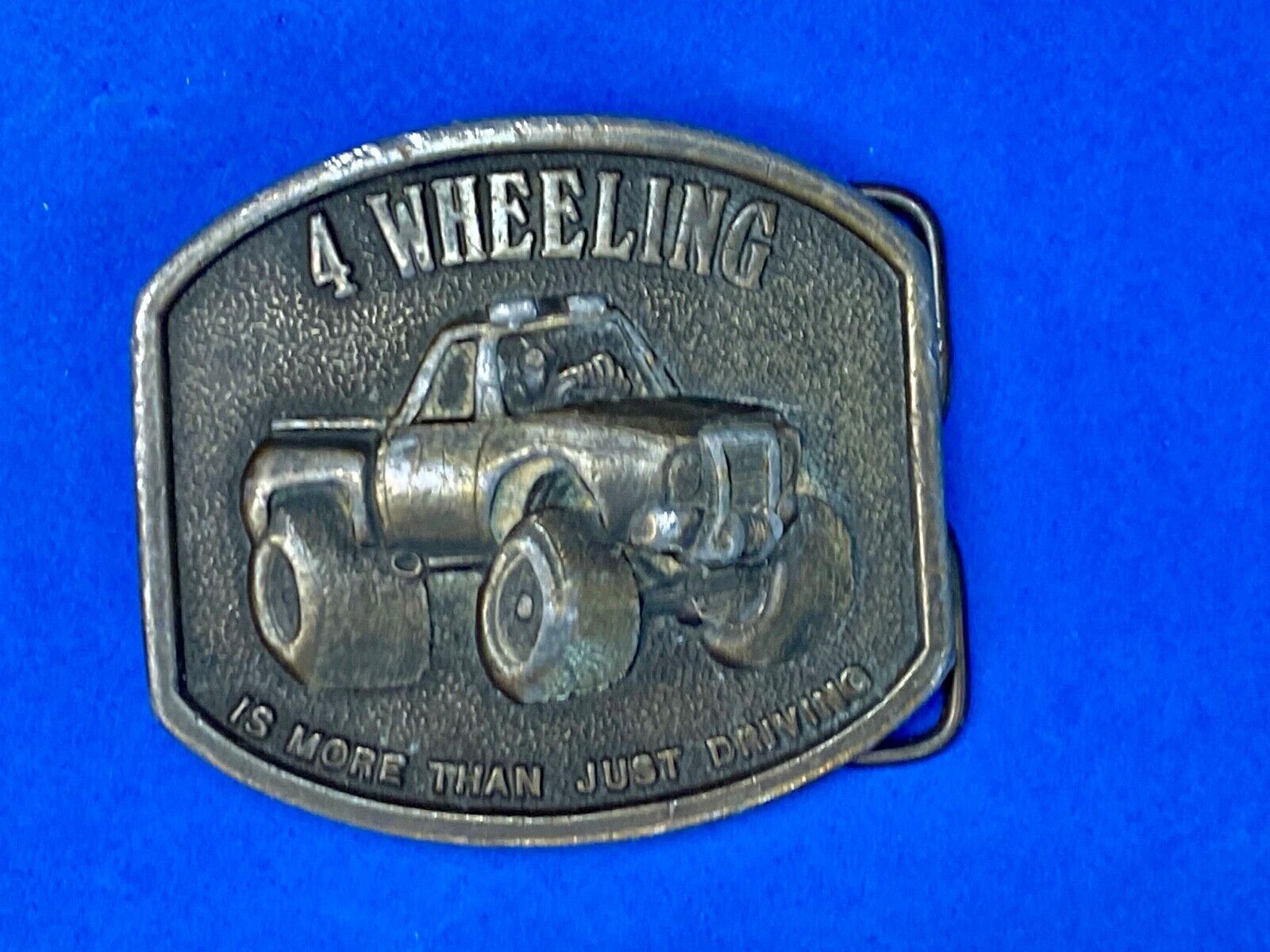 4 wheeling It's more than just driving, belt buckle by Bergamot Vintage, 1976