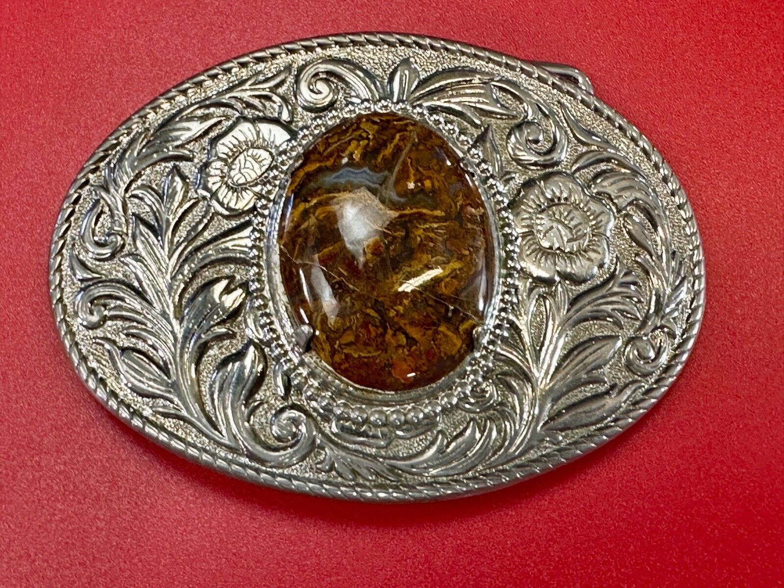Beautiful cabochon cab stone centerpiece on western silver tone belt buckle