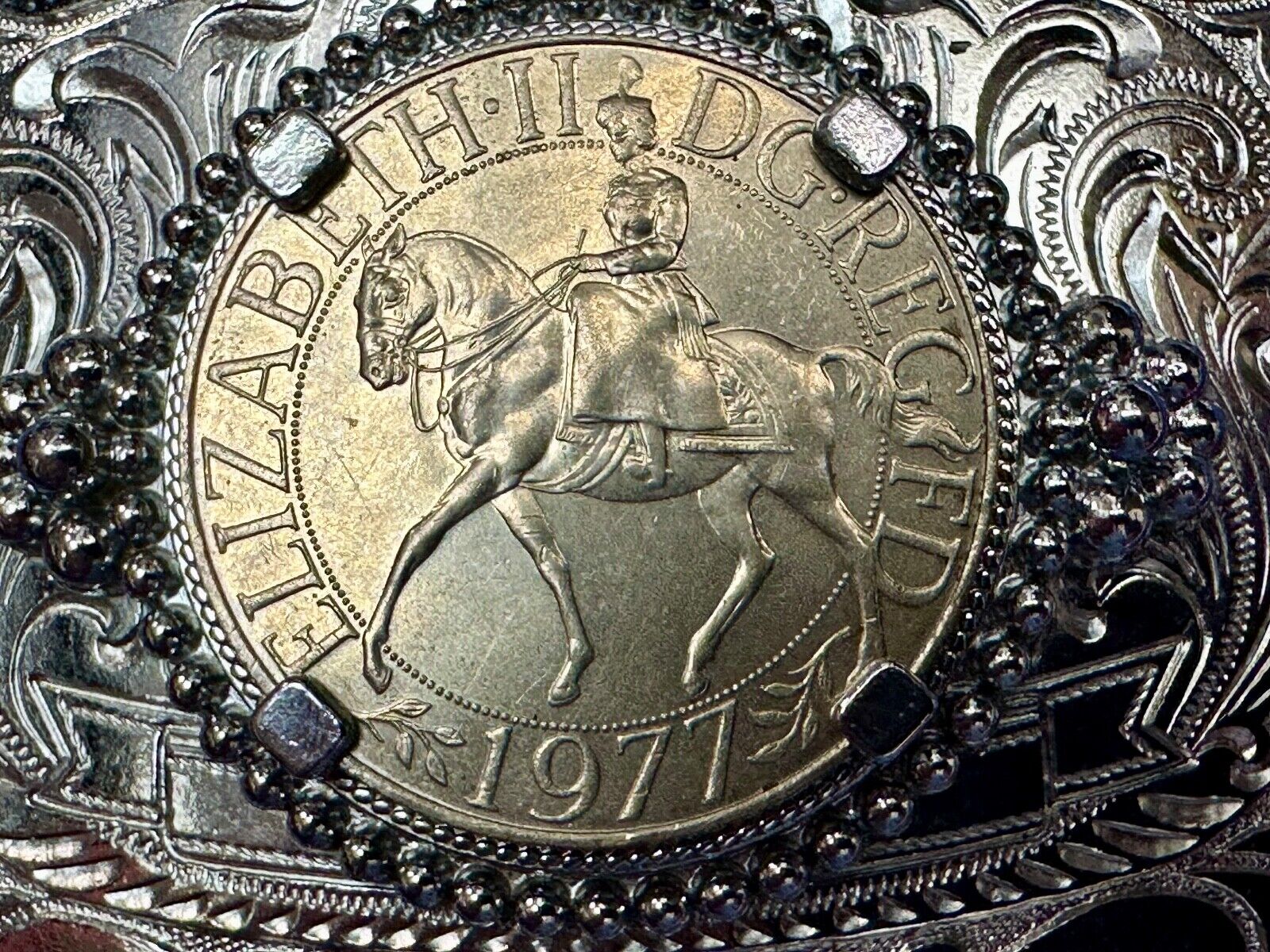 1977 Great Britain Queen Elizabeth Second Jubilee coin collectors Belt Buckle