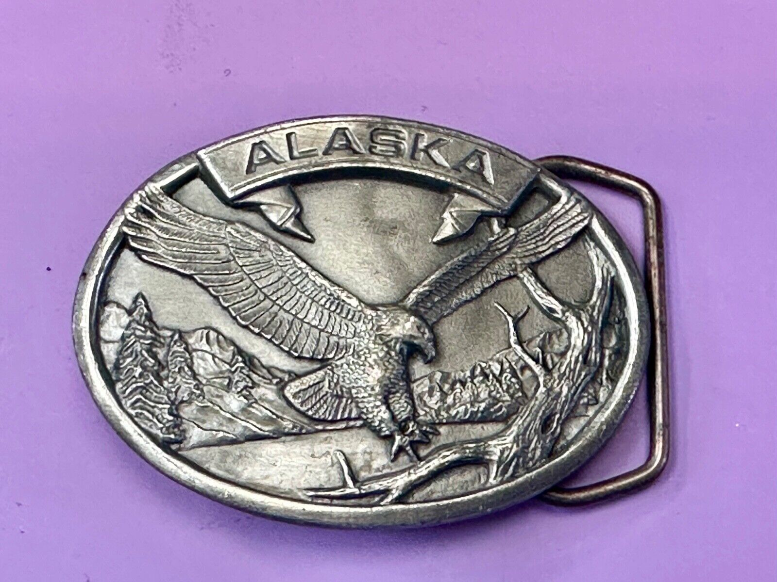 Alaska Eagle - Patriotic Flying Hunting Bird wings wide K66 Siskiyou belt buckle