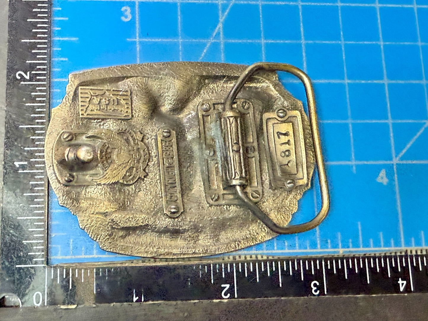 An American Tradition HUNTING Dog Duck Buck Deer Sportsman Vtg. 1986 Belt Buckle