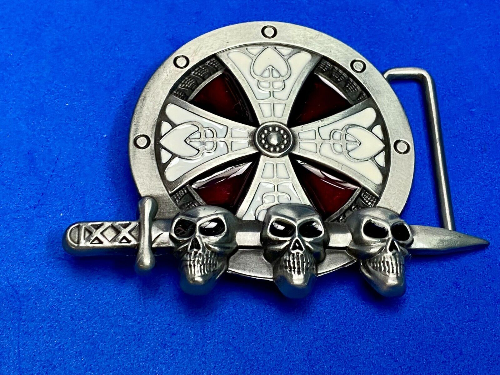 Three skulls through sword with celtic Iron Cross belt buckle