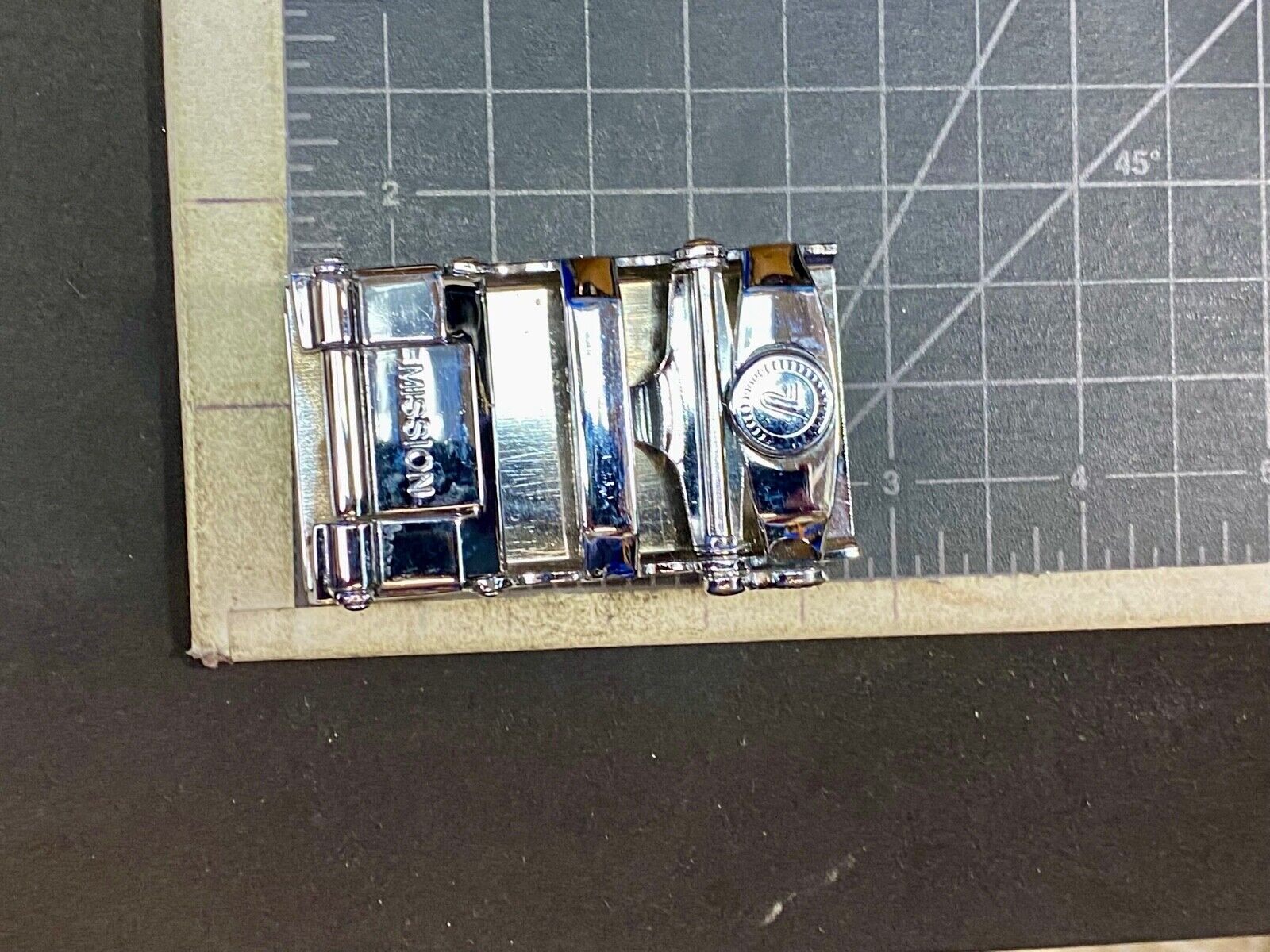 Unknown to me, Cream & silver color lines automatic slide belt buckle   U?  V?  