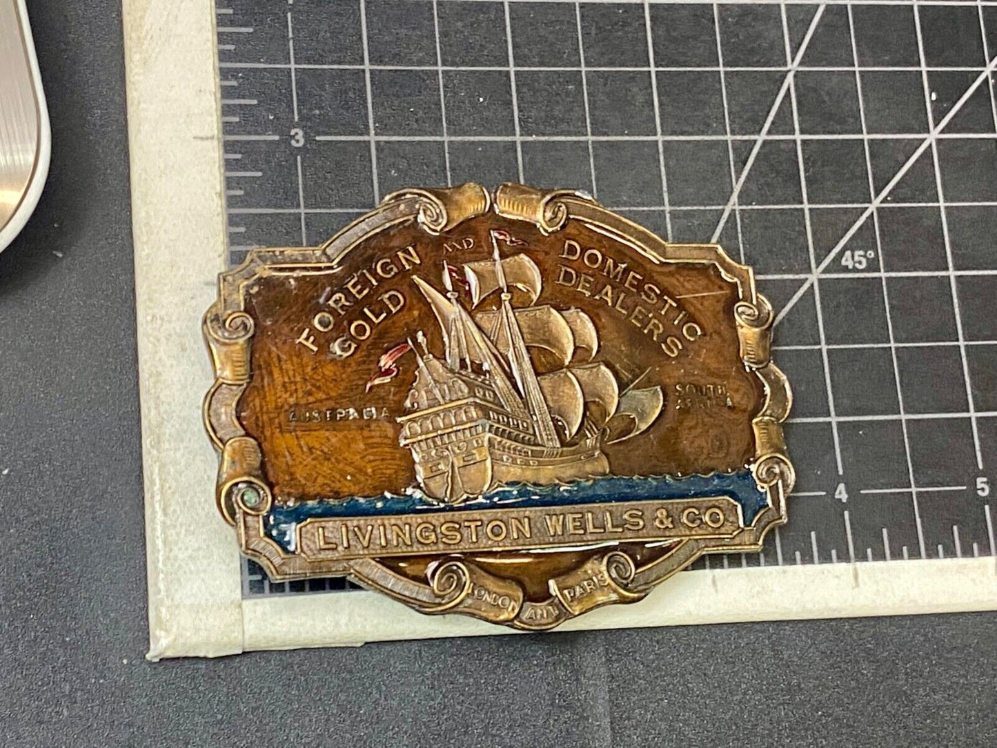 V-33 LIVINGSTON WELLS & CO Bergamot belt buckle Foreign & Domestic Gold Dealers