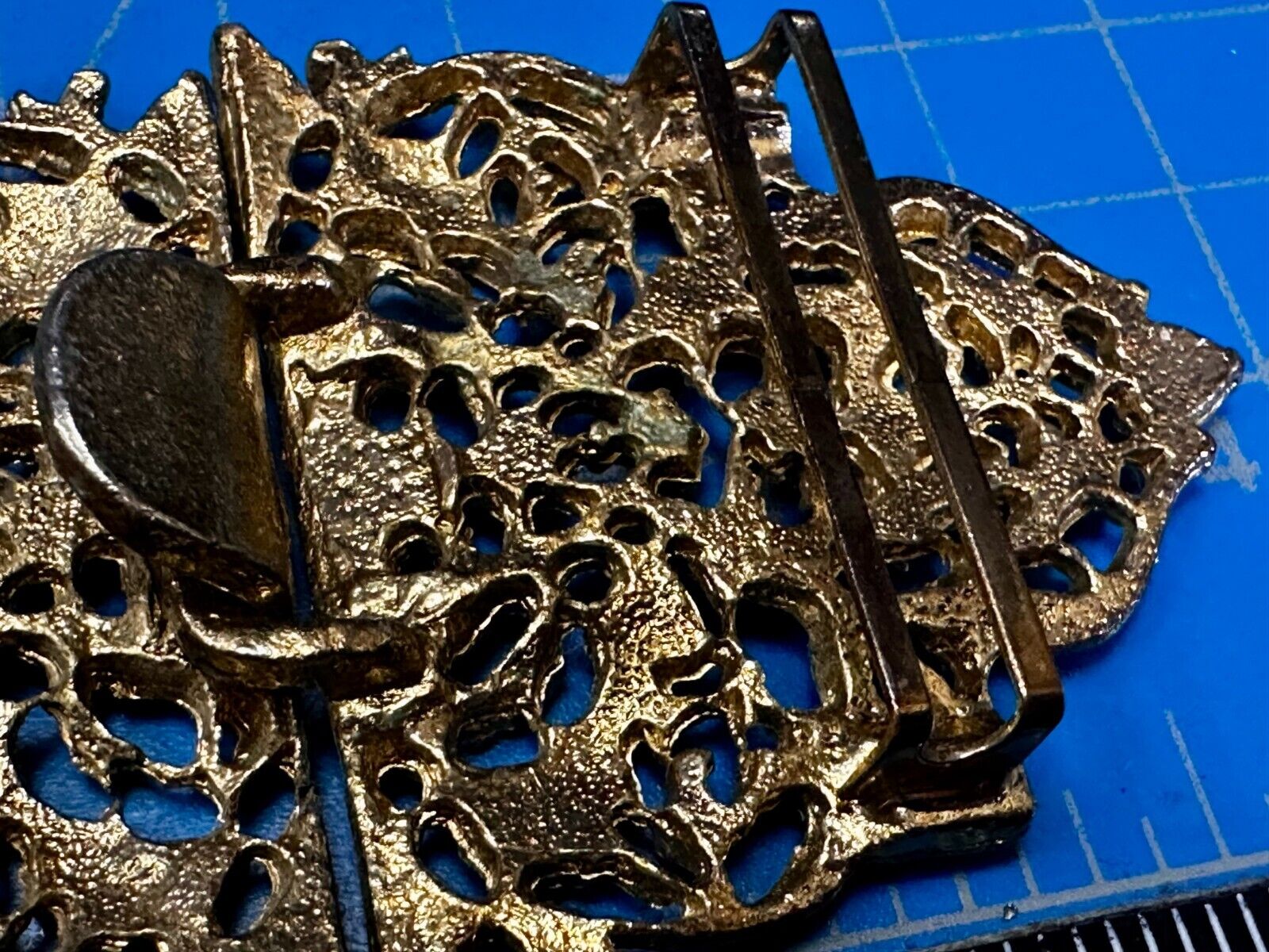 Victorian Style Filigree Metal Two Piece Interlocking Gold Tone Belt Buckle