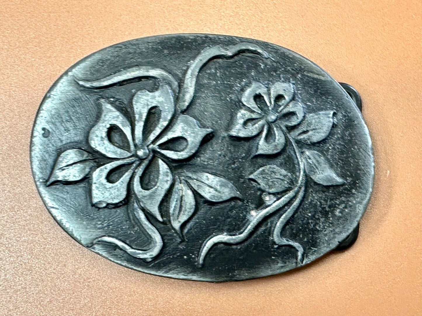 Artisan Pewter? Flower theme belt buckle  - Beautiful and unique!
