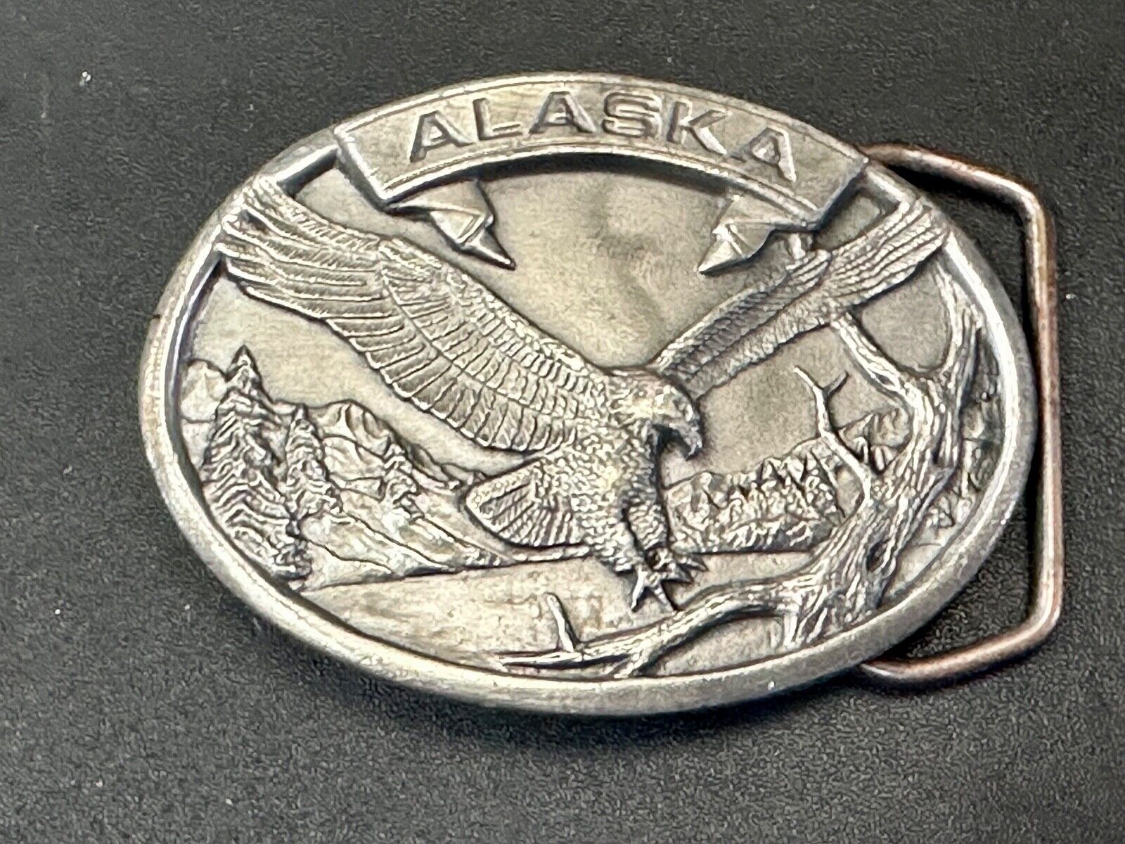 Alaska Eagle - Patriotic Flying Hunting Bird wings wide K66 Siskiyou belt buckle