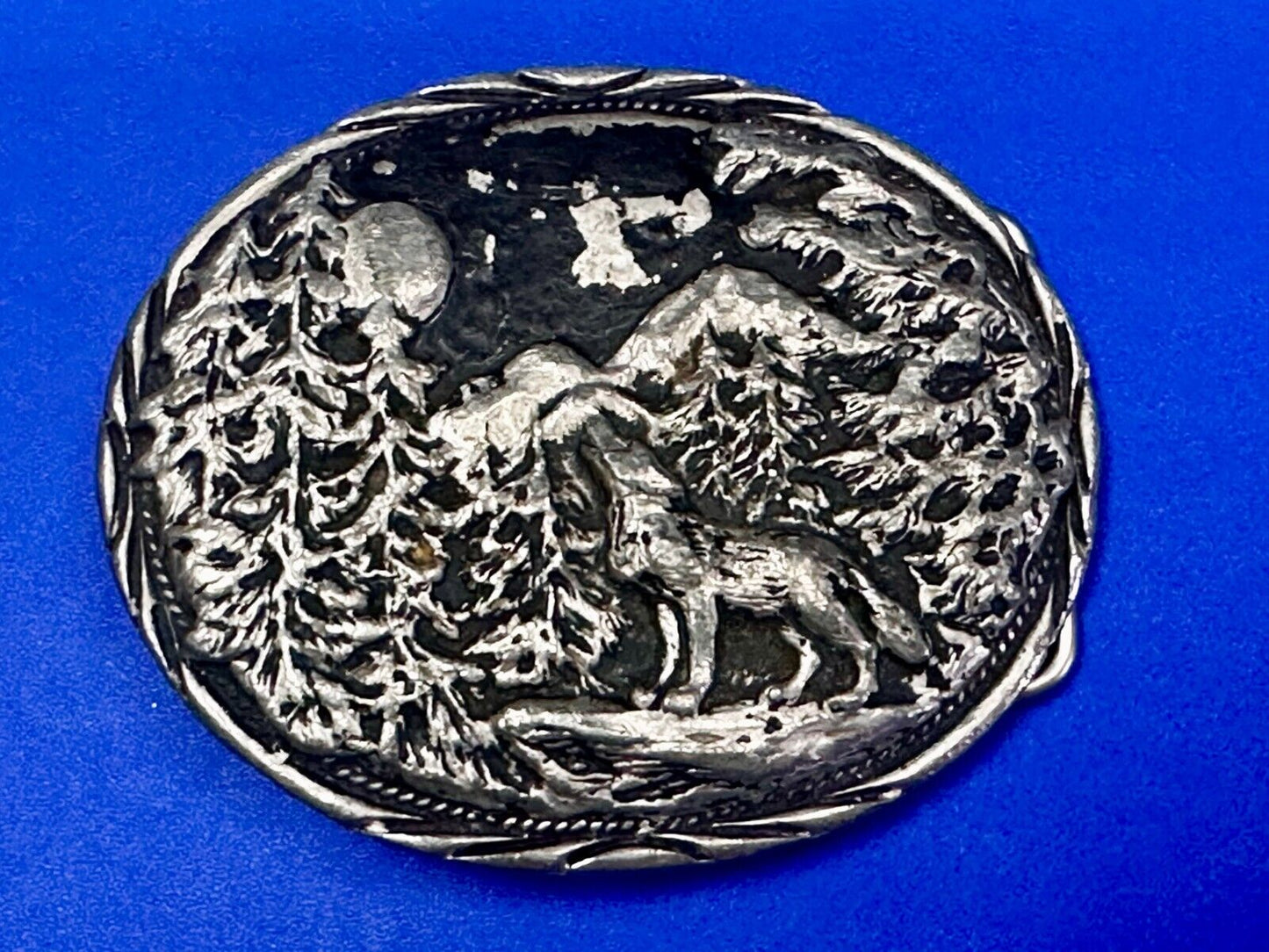 Alaska Wolf Howling at the Moon Vintage SSI Diamond Cut Belt Buckle Handmade USA