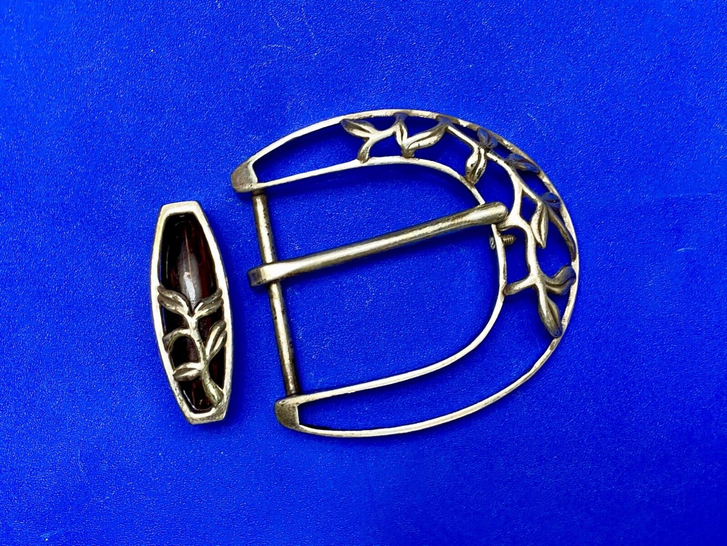 Two piece antique silver tone?  see through belt buckle