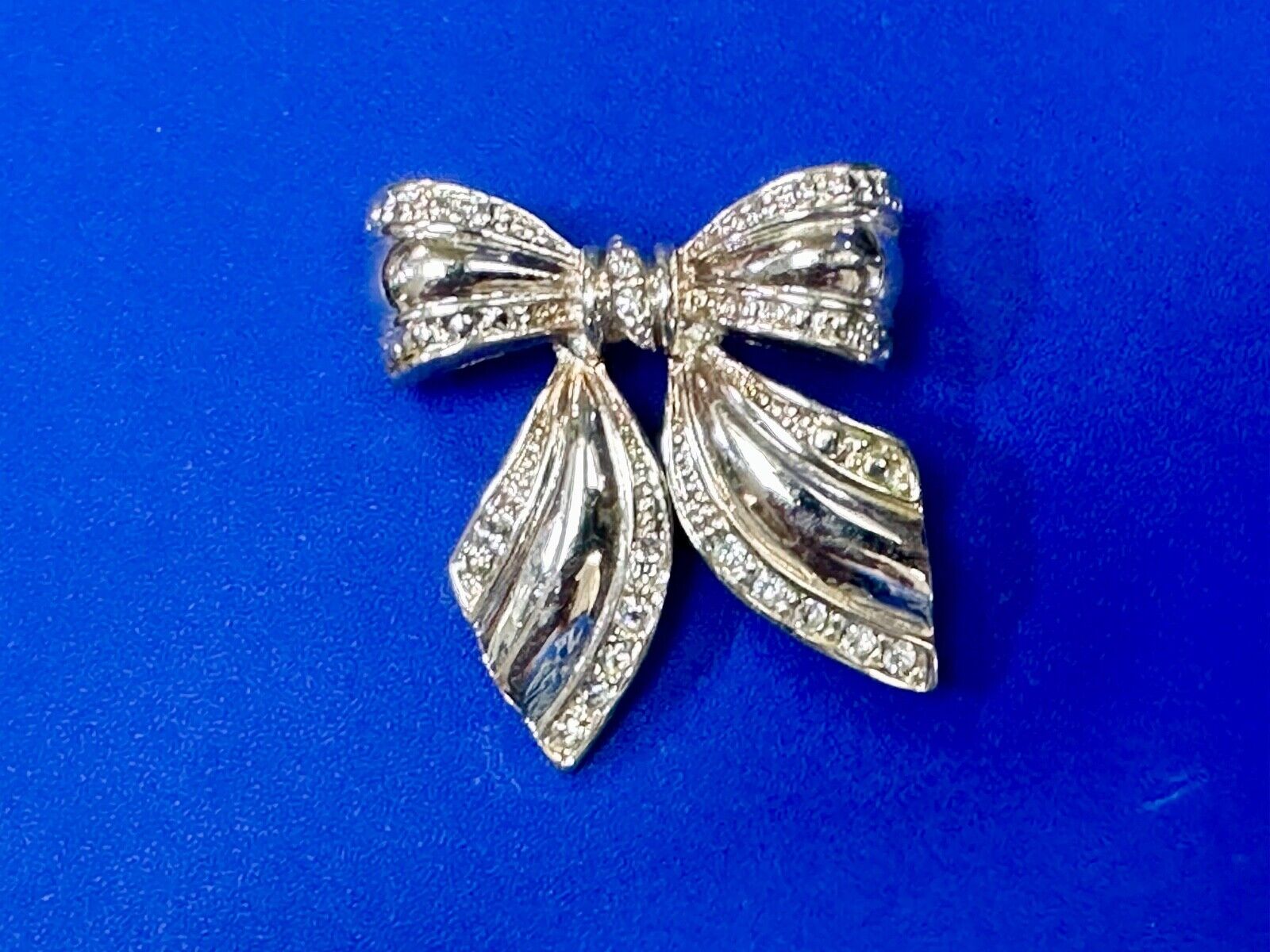 AAI Signed Vintage Brooch Pin 1.5” Bow Crystal Rhinestones Silver Tone