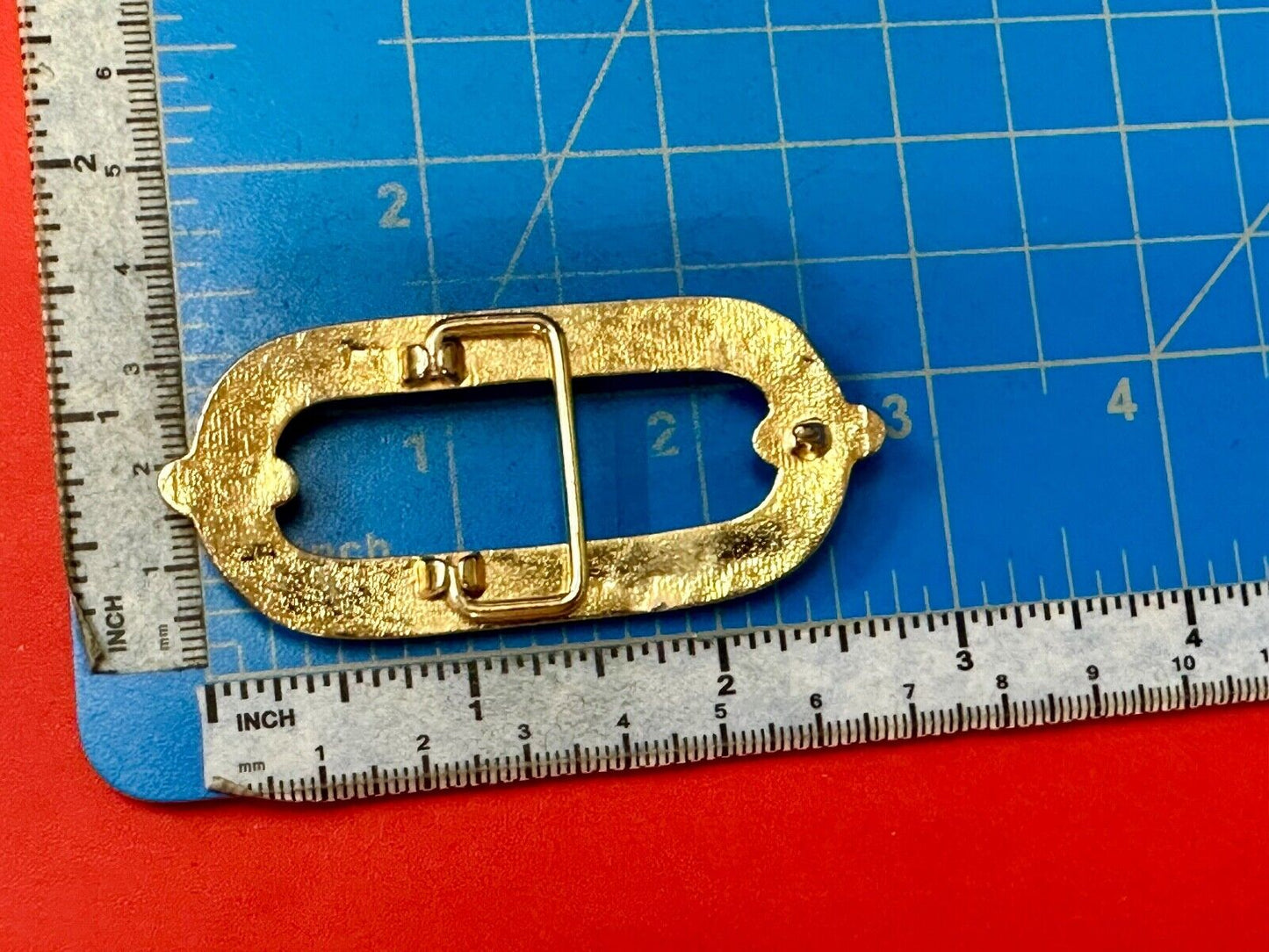 Vintage gold tone Tube Link Pattern belt buckle