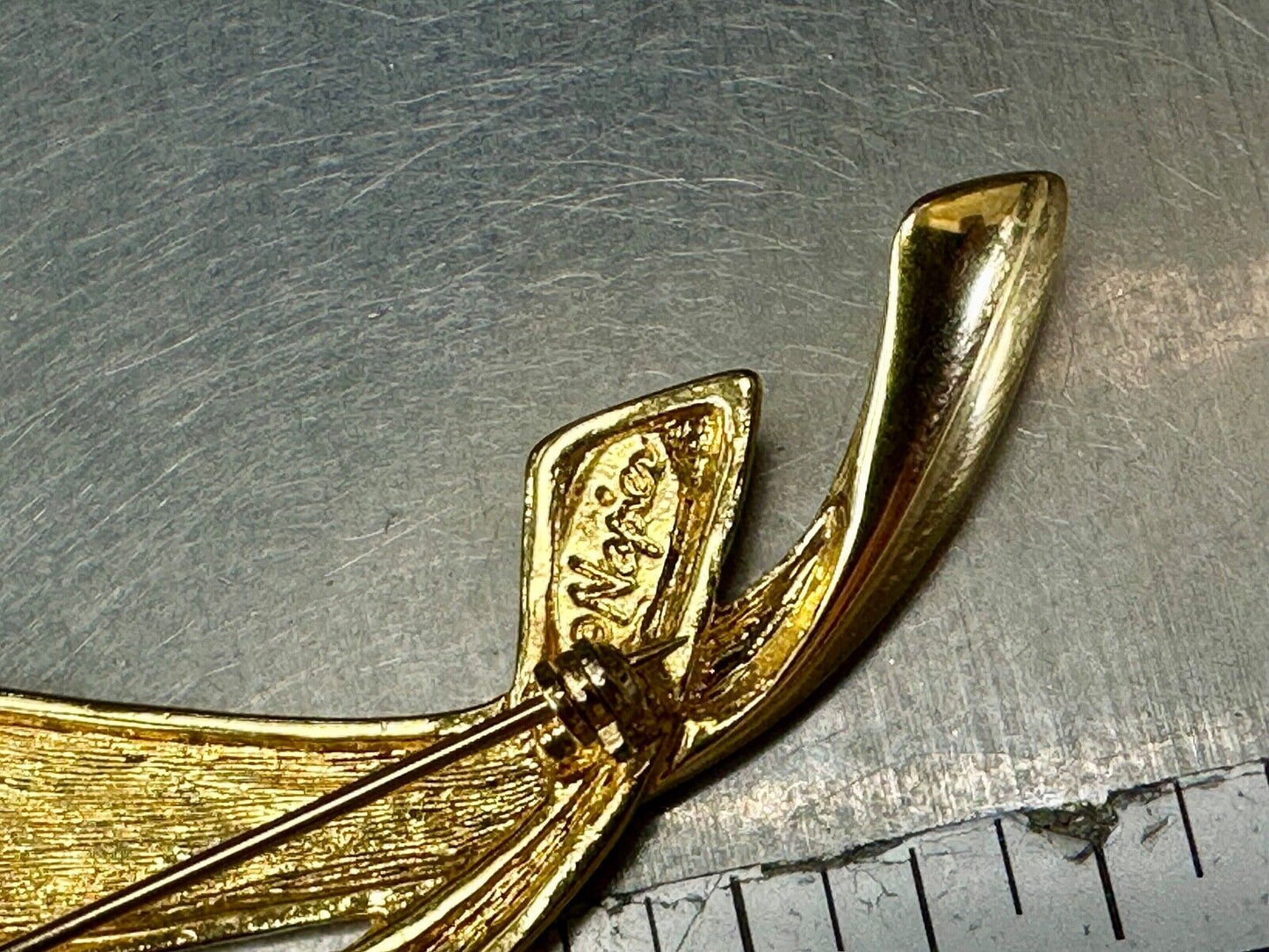 Two curved bars - vintage Napier signed gold tone brooch pin