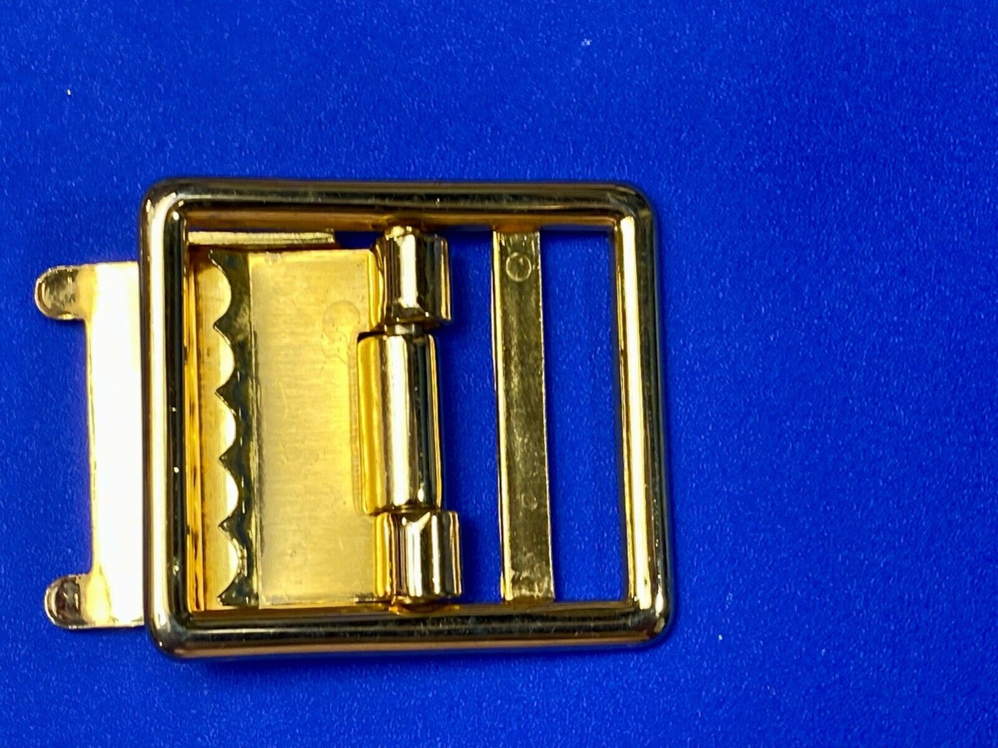 Vintage 4-76 Officers Equipment Company belt buckle
