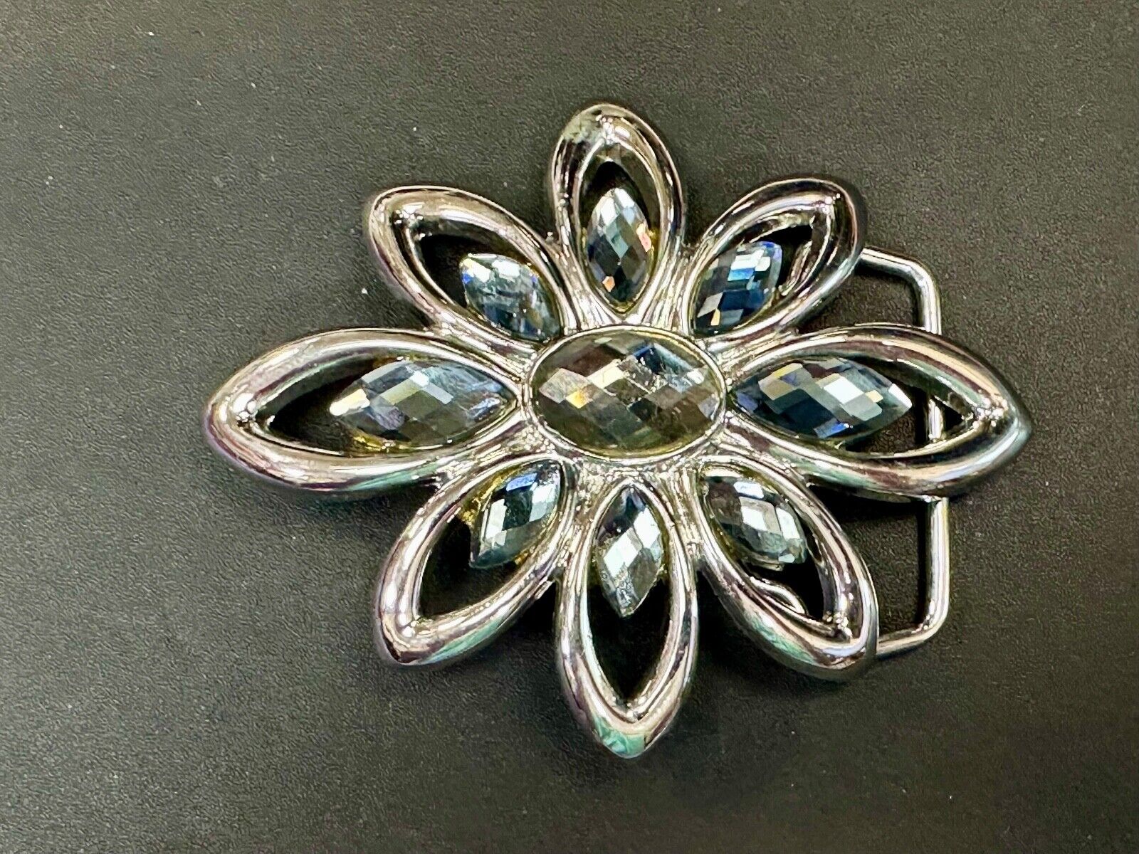 Beautiful Flower theme cutout A240 rhinestone belt buckle