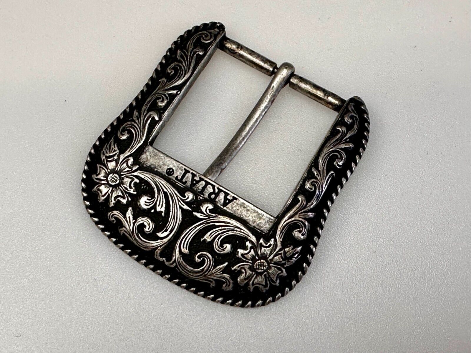 Ariat 2007 Ranger Style Detailed Flower Swirl Rope Outlined Belt Buckle