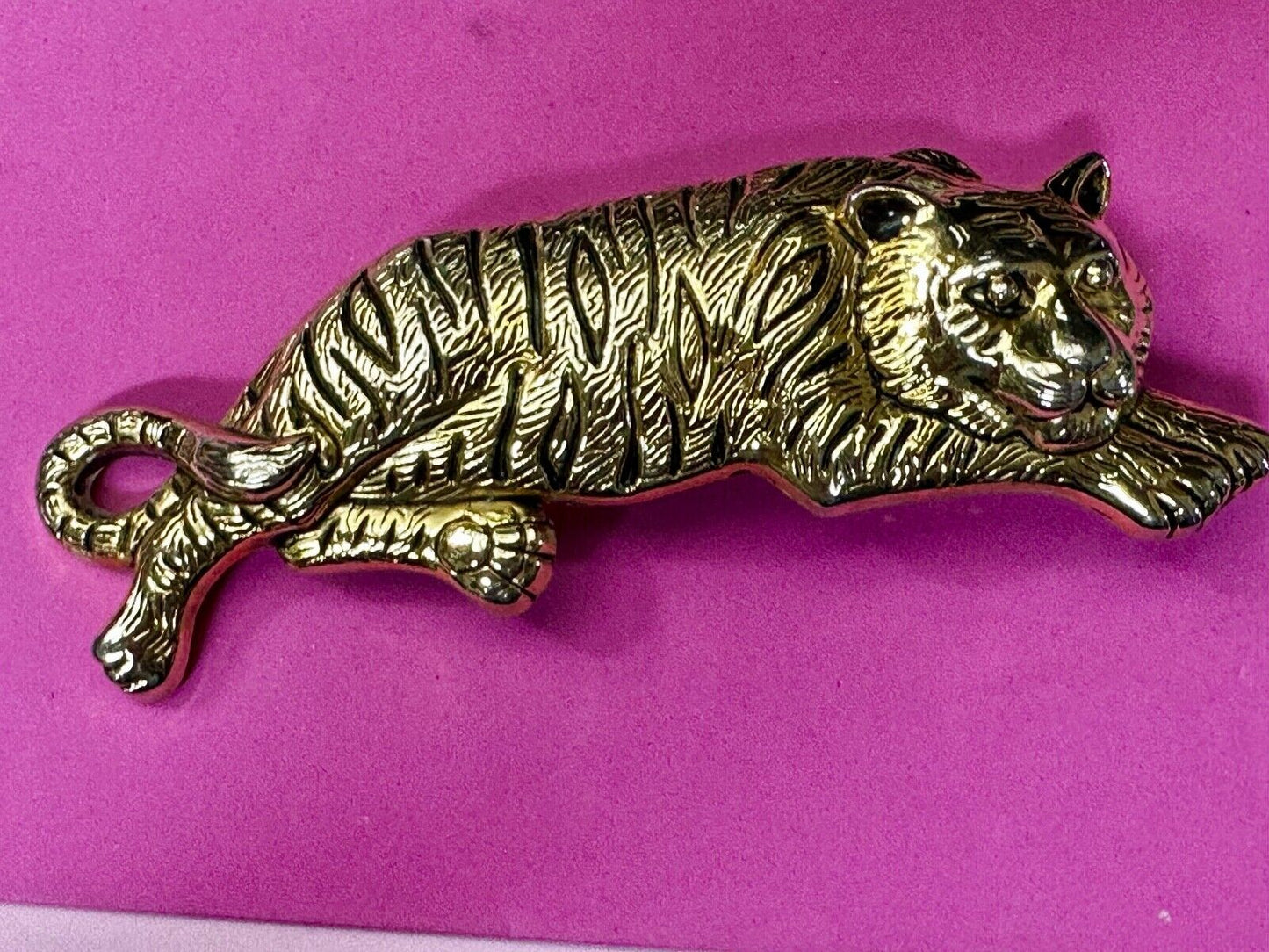 Tiger Mountain Lion HUGE 6" Wide Large Gold Tone Vintage Belt Buckle