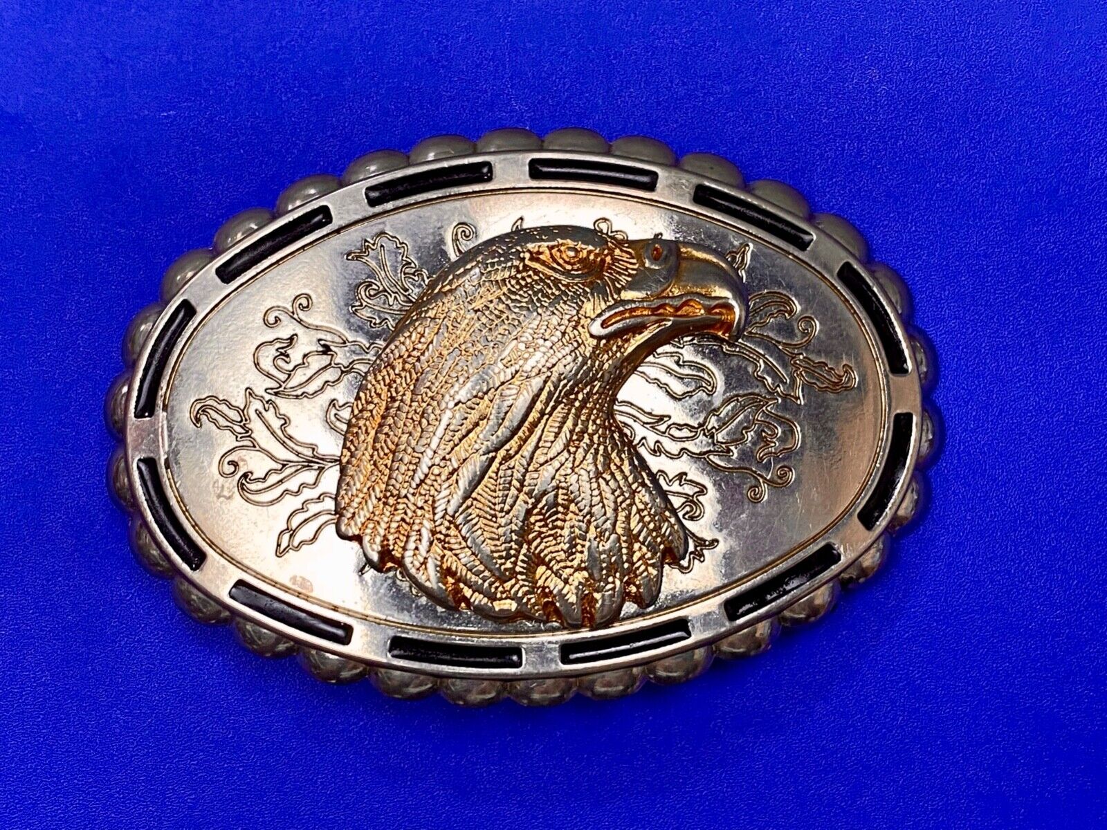 Bald Eagle head Patriotic western oval black accented boarder belt buckle