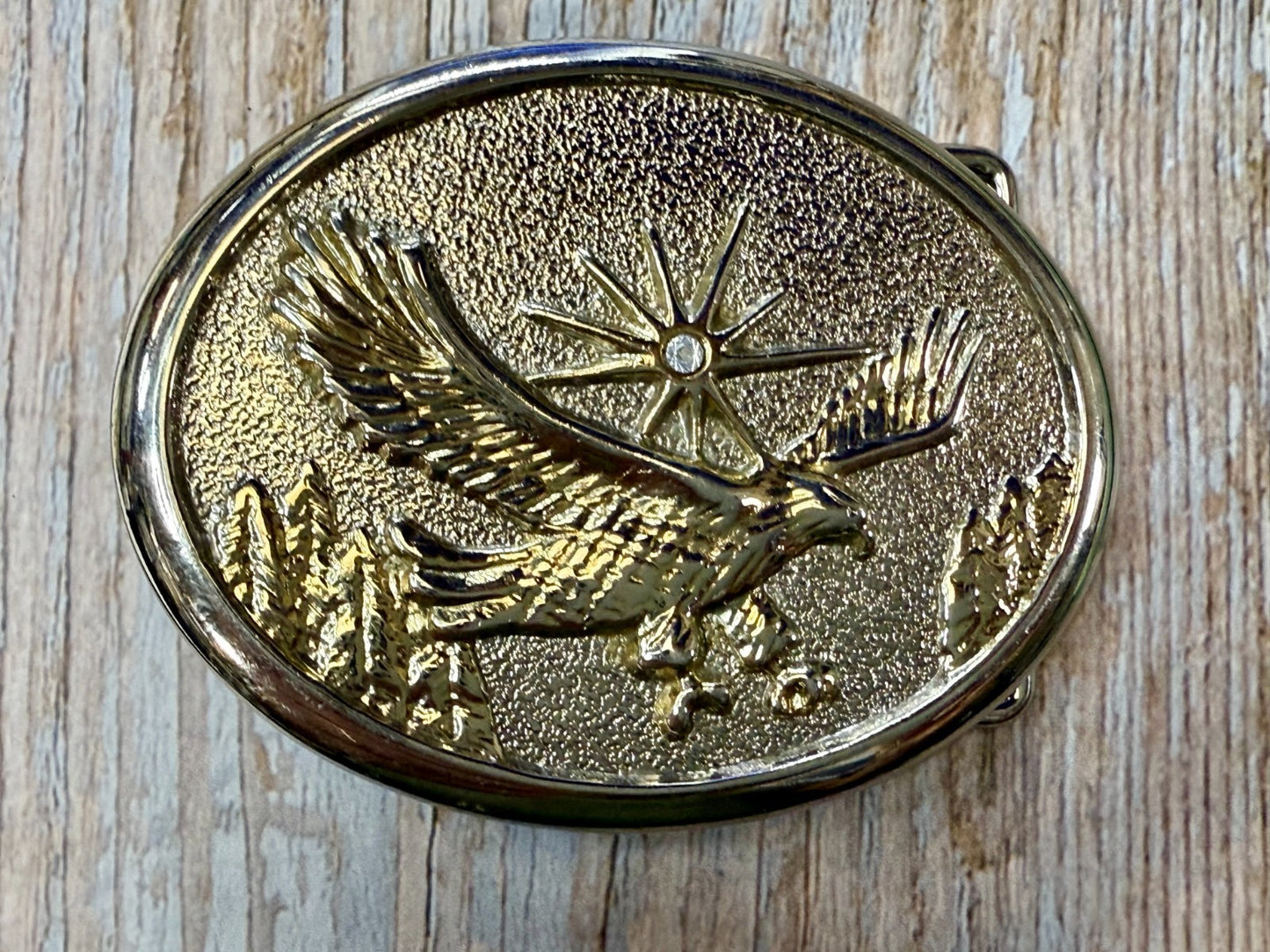 American Bald Eagle Flying Hunting with Patriotic Starburst Vintage Belt Buckle