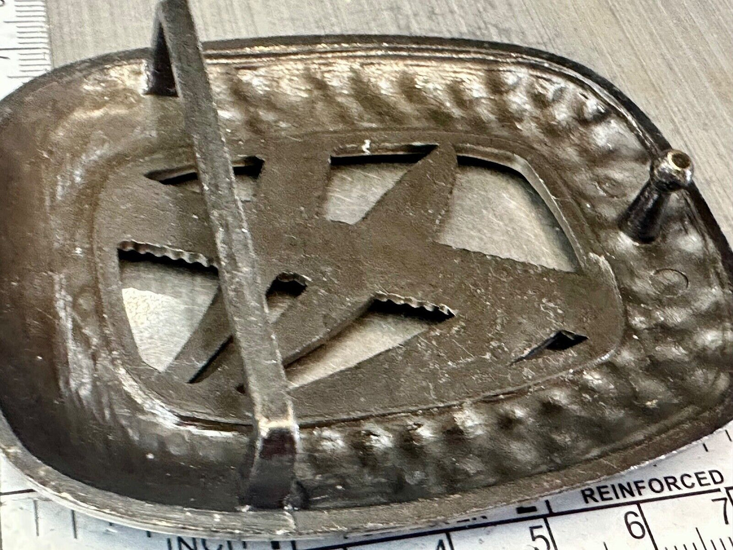 Unique left corn feather pattern dimensional Belt Buckle