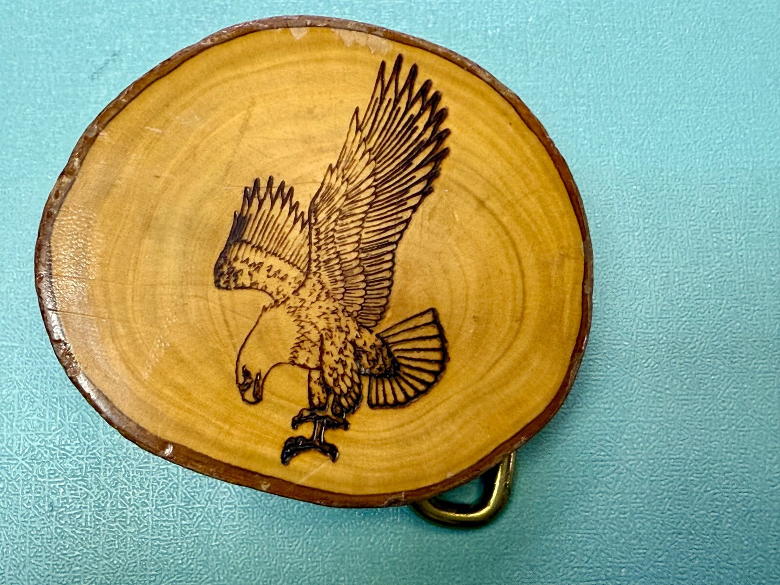 American Bald Eagle Hunting Diving Etching Picture On Wood Log Belt Buckle