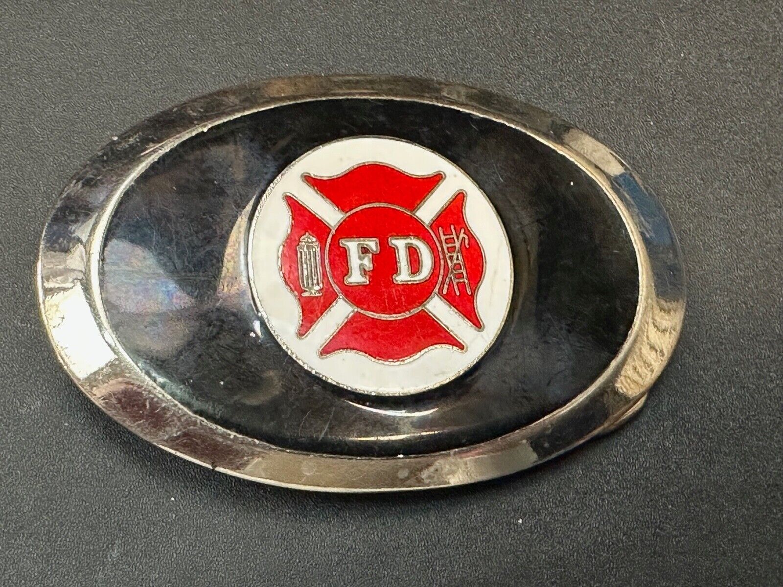 Vintage Fire Firefighter FD Hydrant Axe Ladder Black & Red Oval belt buckle