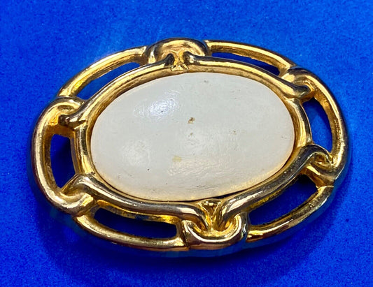 Vintage 80's Day-Lor Cream Belt Gold Color see through Rings Buckle Clip