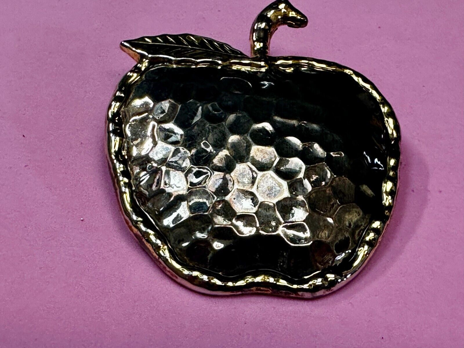 Apple Fruit Shape Hammered Texture Silver Tone Brooch Pin Signed by Best