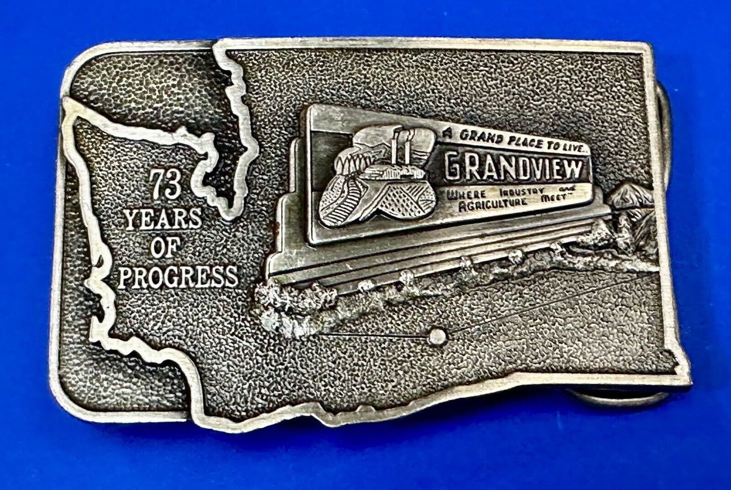 Vintage 1981  Grandview Oregon - A grand place to live - Lions Club belt buckle