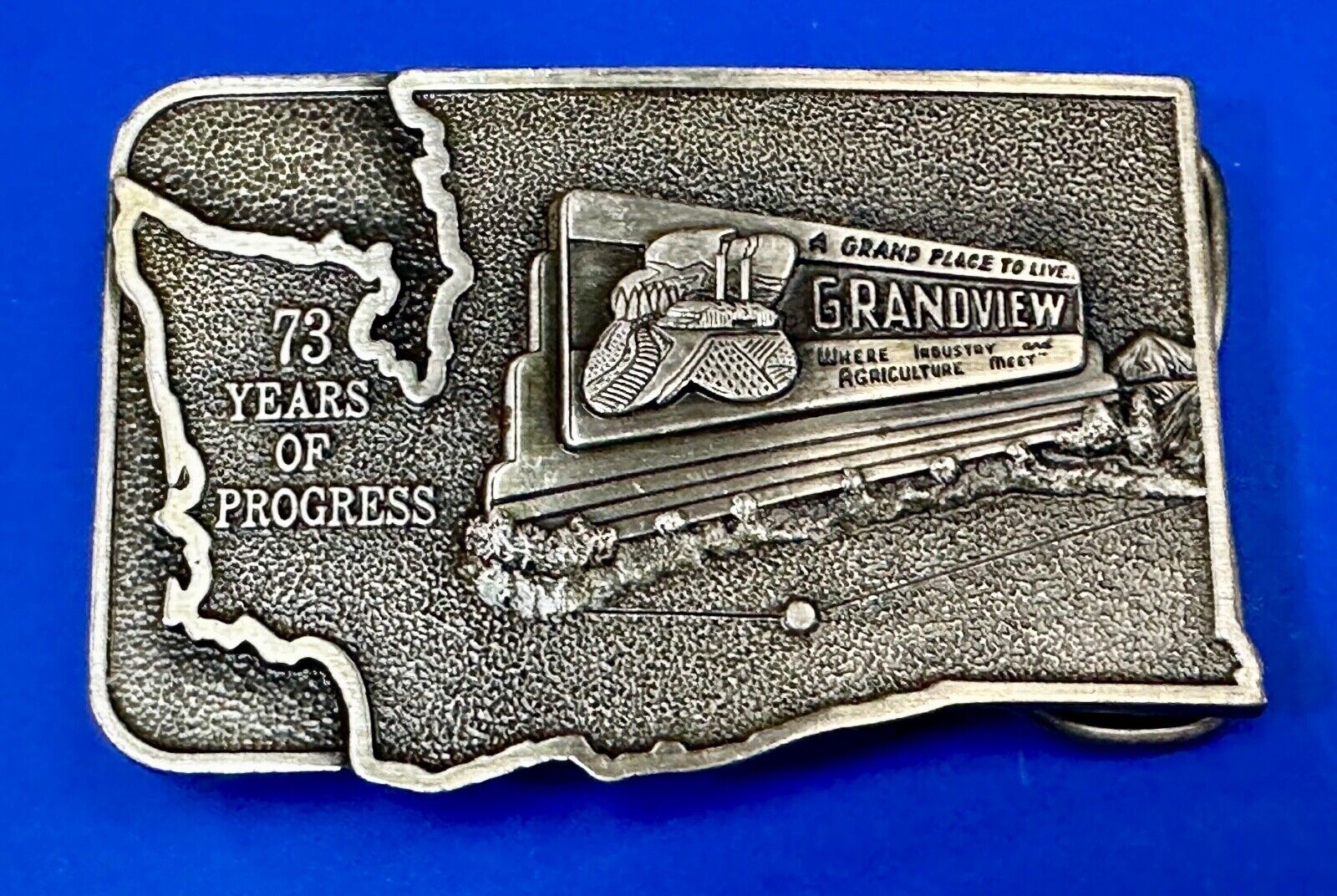 Vintage 1981  Grandview Oregon - A grand place to live - Lions Club belt buckle