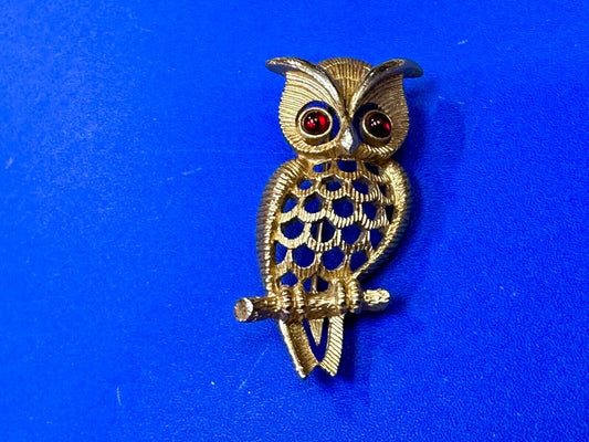 Avon Perched Owl Brooch Gold Tone Red Eyed Owl Pin