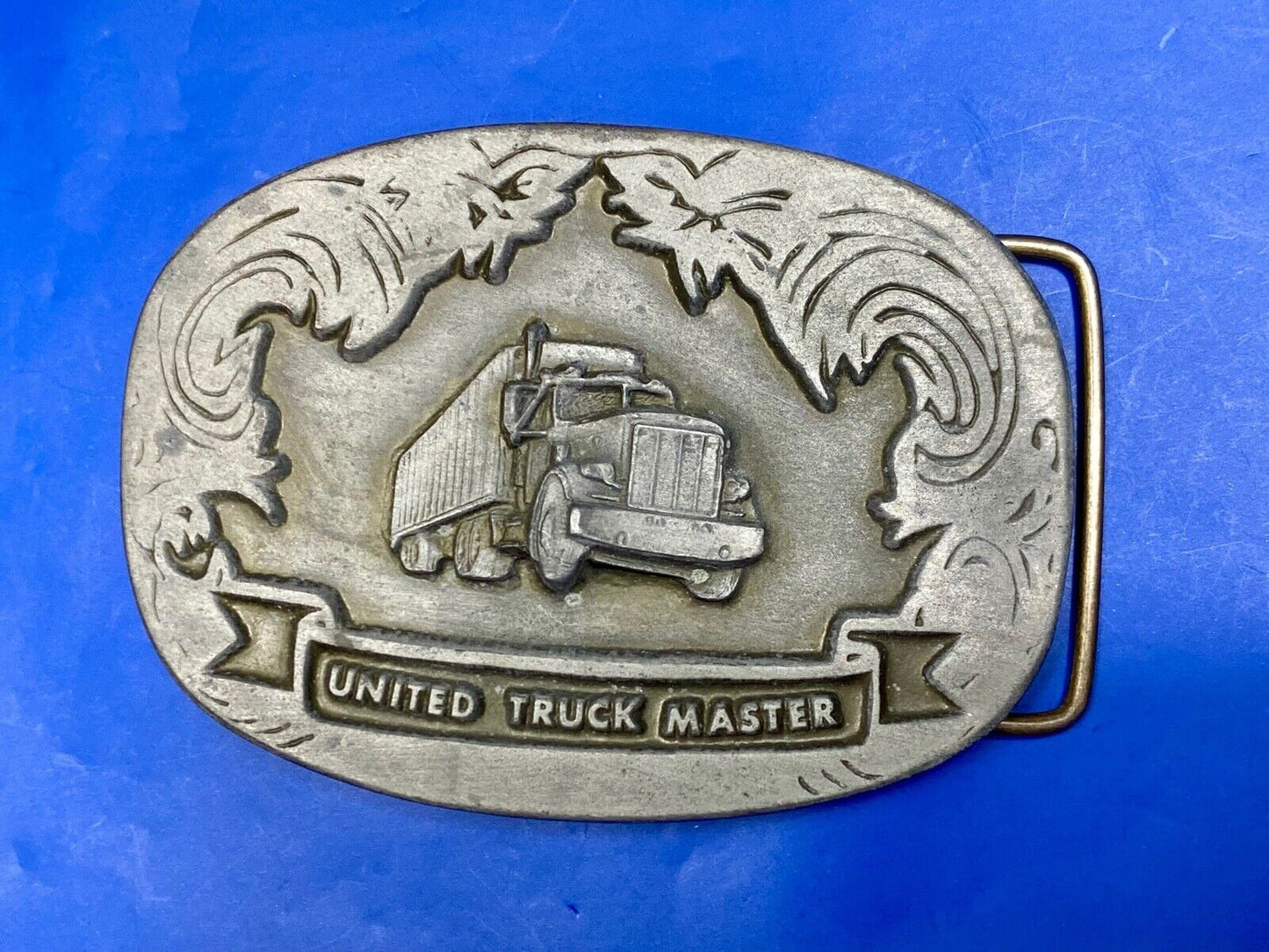 United Truck Master - Vintage Trucker Semi Drivers Big Rig Belt Buckle