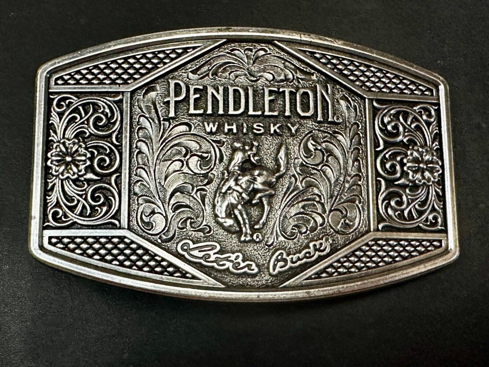 2022 Pendleton whiskey Let'er Buck Rodeo Cowboy Montana Silversmiths Belt Buckle